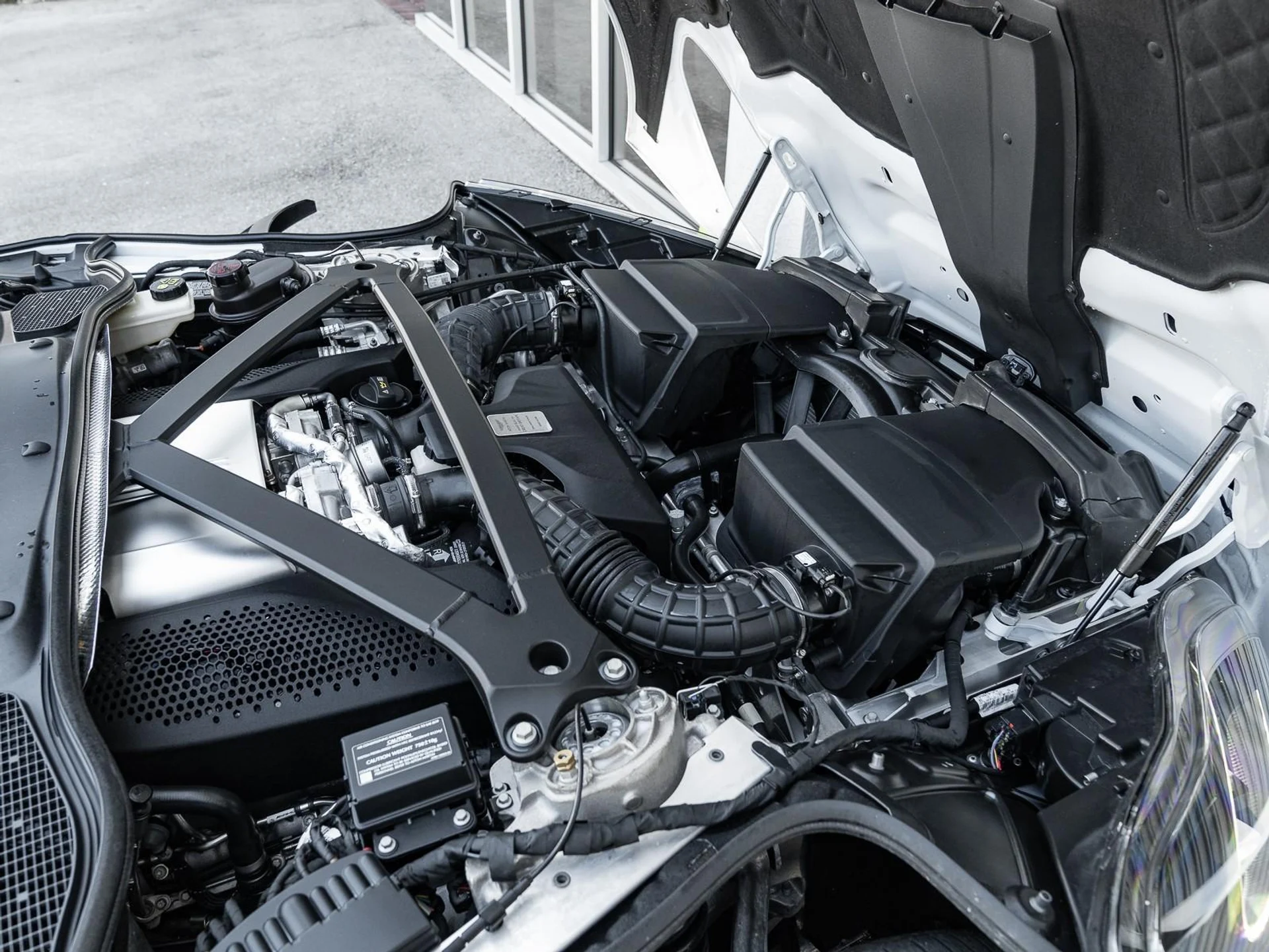 mph042_1632196278_Used_2022_Aston_Martin_DB_11_1767028118_4b3006084d