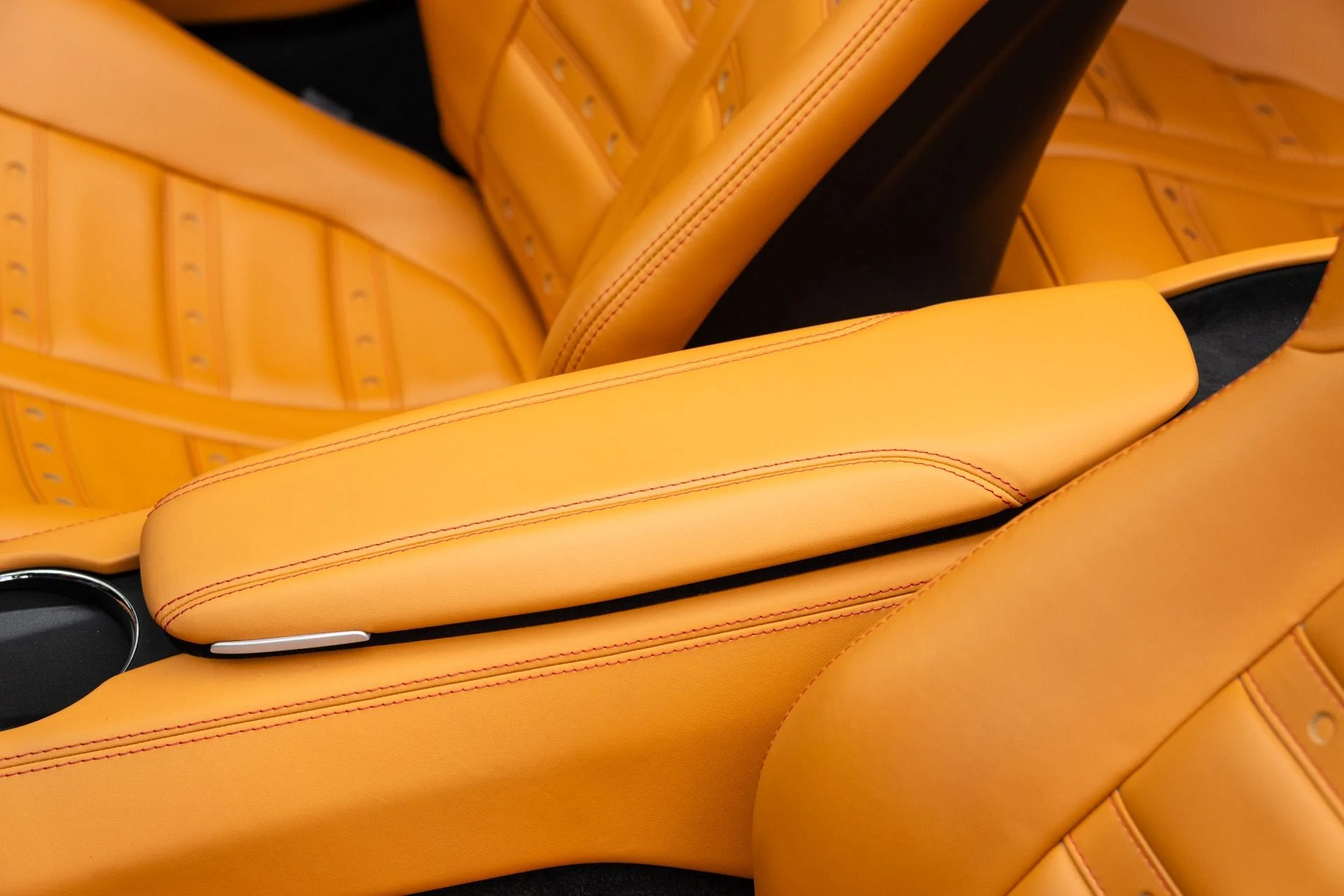 mph042_1644814989_Used_2015_Ferrari_California_T_1773337239_8081b1b30c