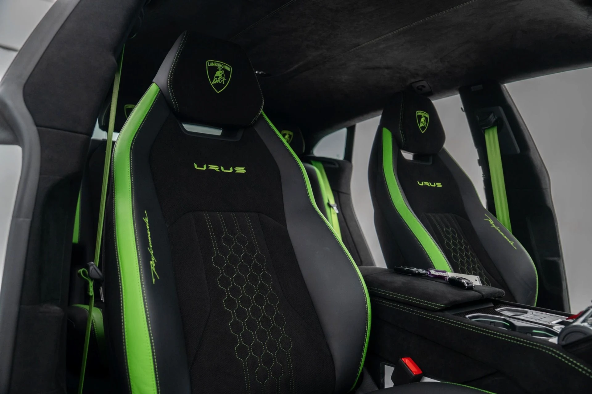 mph042_1706652037_Used_2024_Lamborghini_Urus_Performante_1775674460_10bb0826e1