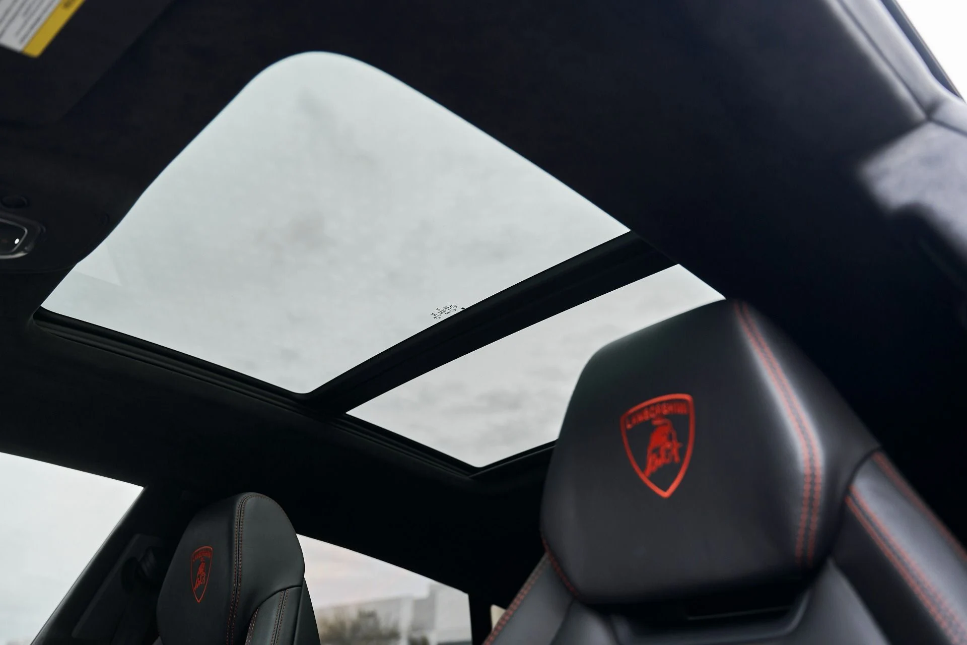 mph042_170769507_Used_2021_Lamborghini_Urus_1763157102_bb09281ad1