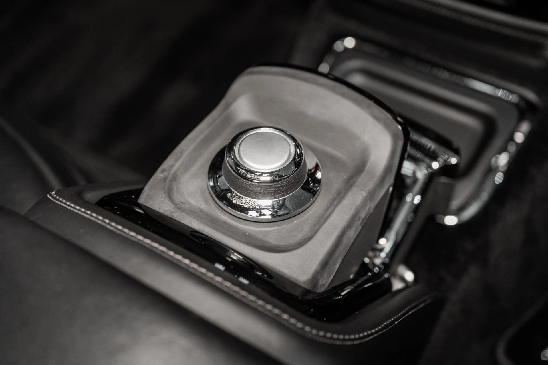 mph042_1723103422_Used_2010_Rolls_Royce_Phantom_Coupe_1760972669_41ad180a07