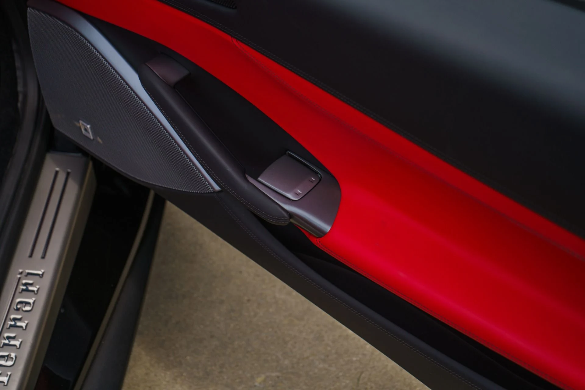 mph042_1724522532_Used_2019_Ferrari_Portofino_1783726040_68b1857e29