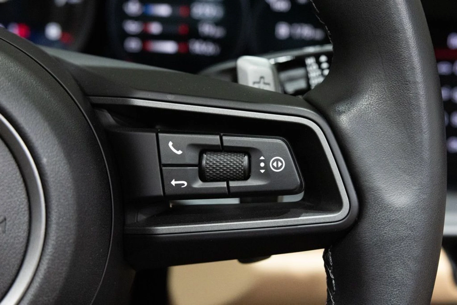 mph042_1729443395_ay8mf2c9x8r28fvaxr1lj406239g_f351f34b7d