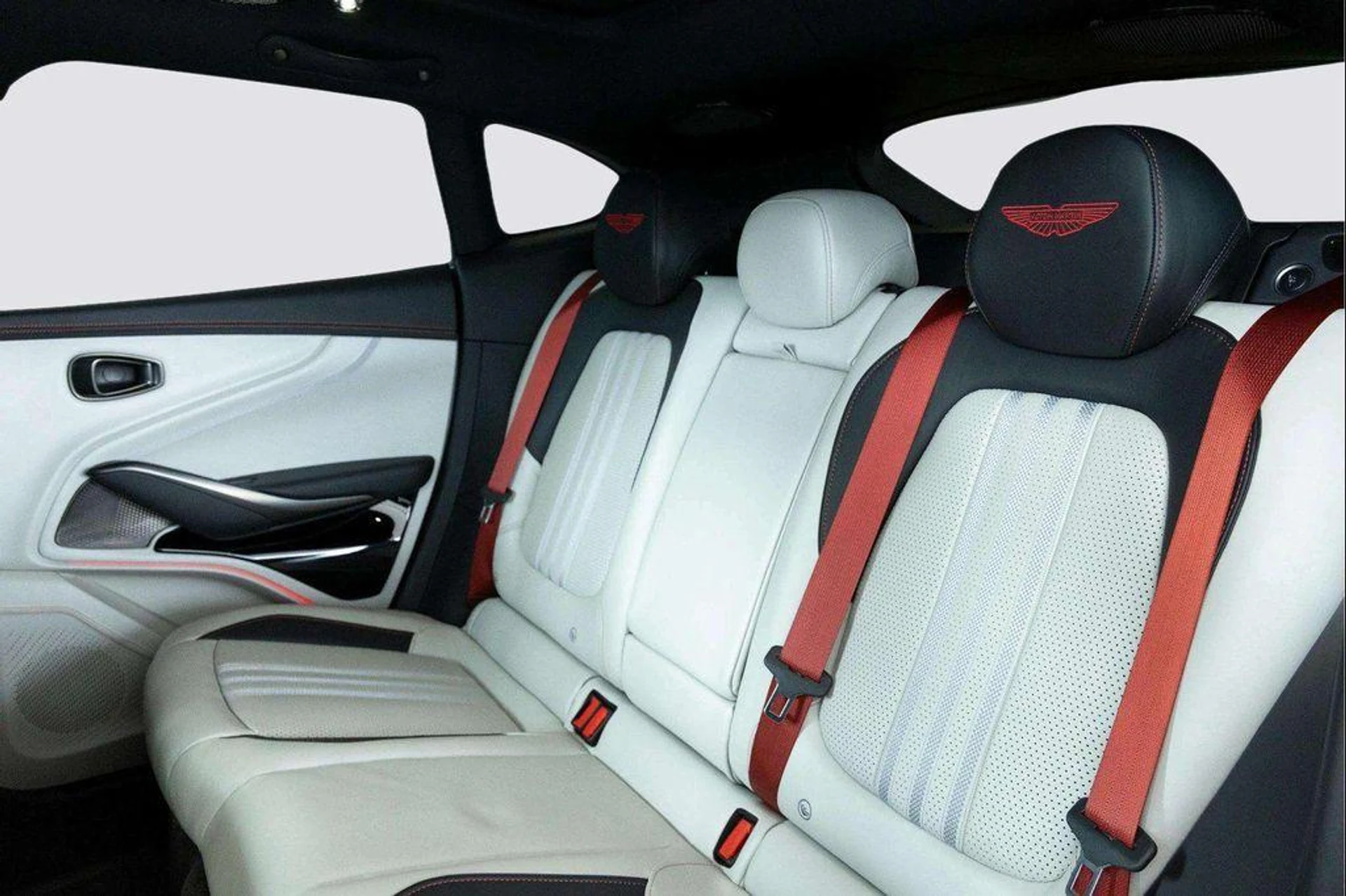 mph042_1743636085_s_VX_1g_Eg6n4_HHB_12x_A_K_Hj4_F7_Lm_Q_fa2ec98bd3