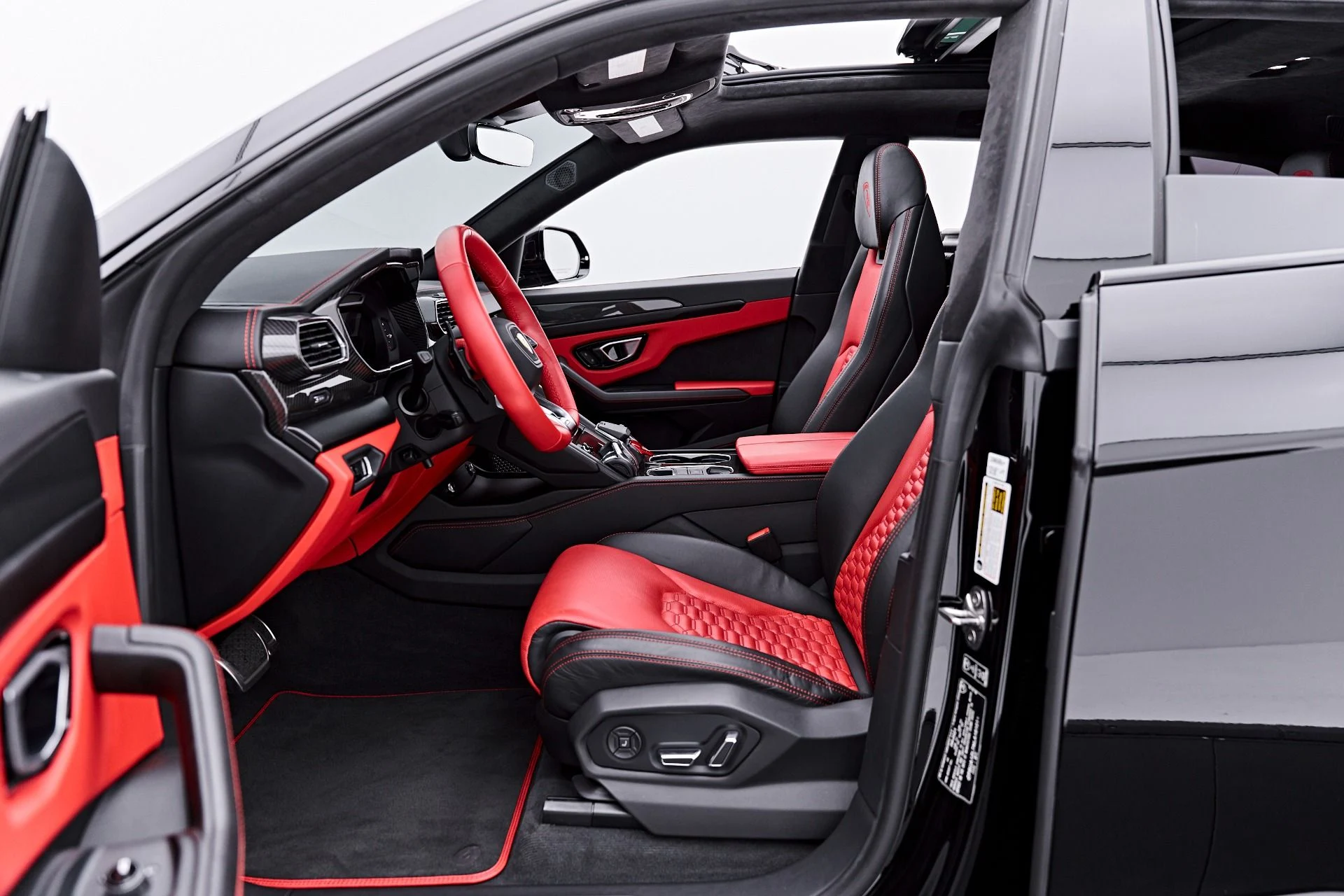 mph042_17515680_Used_2022_Lamborghini_Urus_1788219594_19e153efc1