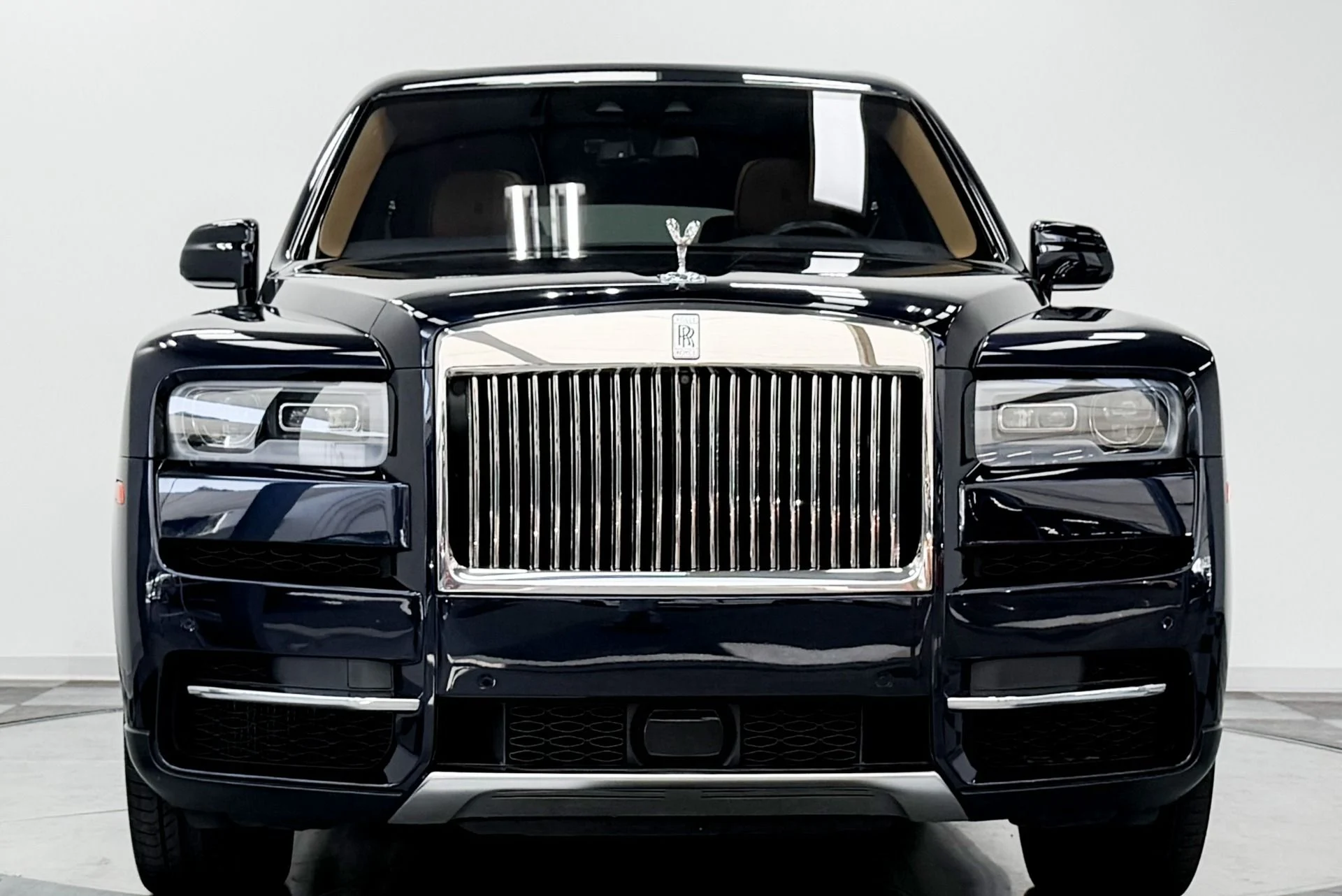 mph042_175903188_Used_2020_Rolls_Royce_Cullinan_Rear_Theatre_Configuration_Bespoke_Audio_Picnic_Tables_1785529093_0b9ae37f8c