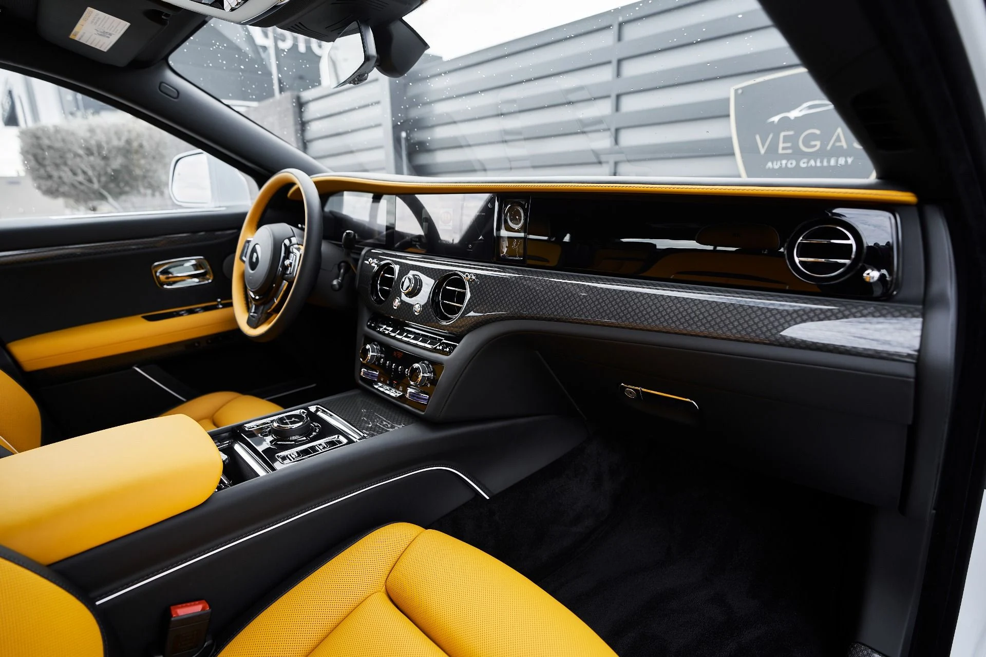 mph042_1790503993_Used_2025_Rolls_Royce_Ghost_Black_Badge_1763167804_9fcda2ad78