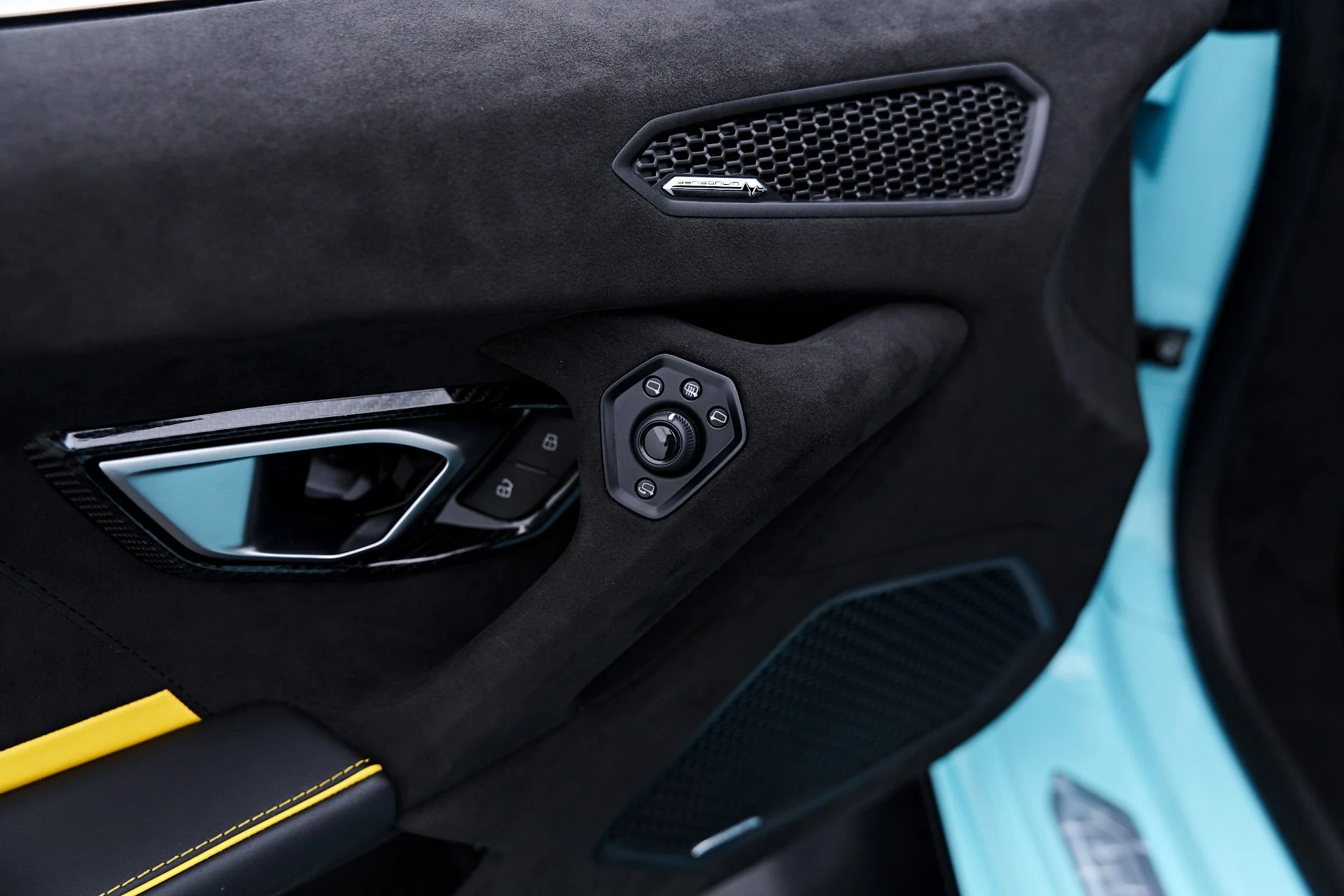 mph042_1793659741_Used_2024_Lamborghini_Huracan_Tecnica_Base_1788455430_7f8e32ec33