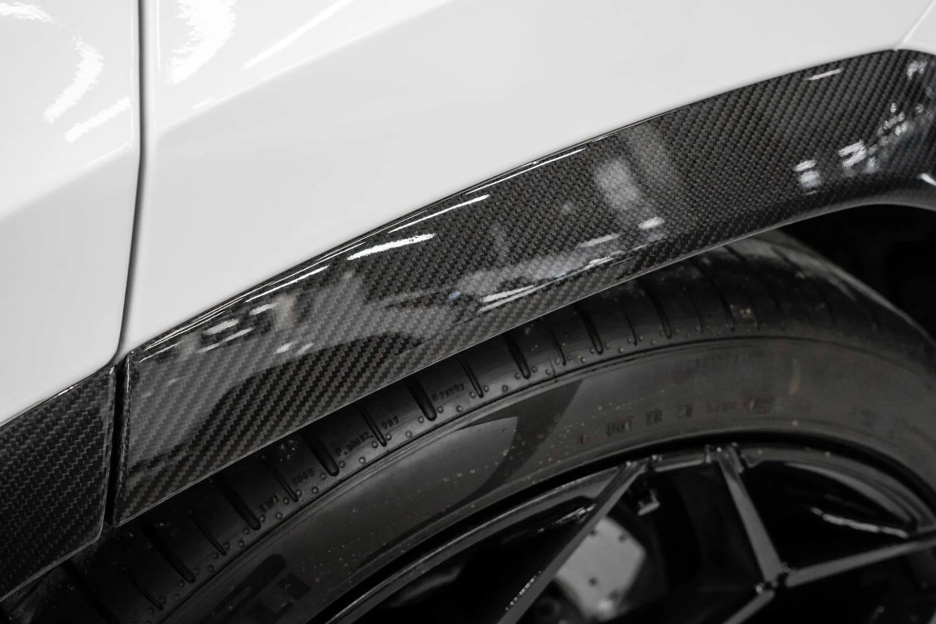 mph042_1801508596_lamborghini_urus_2023_1decf098a2