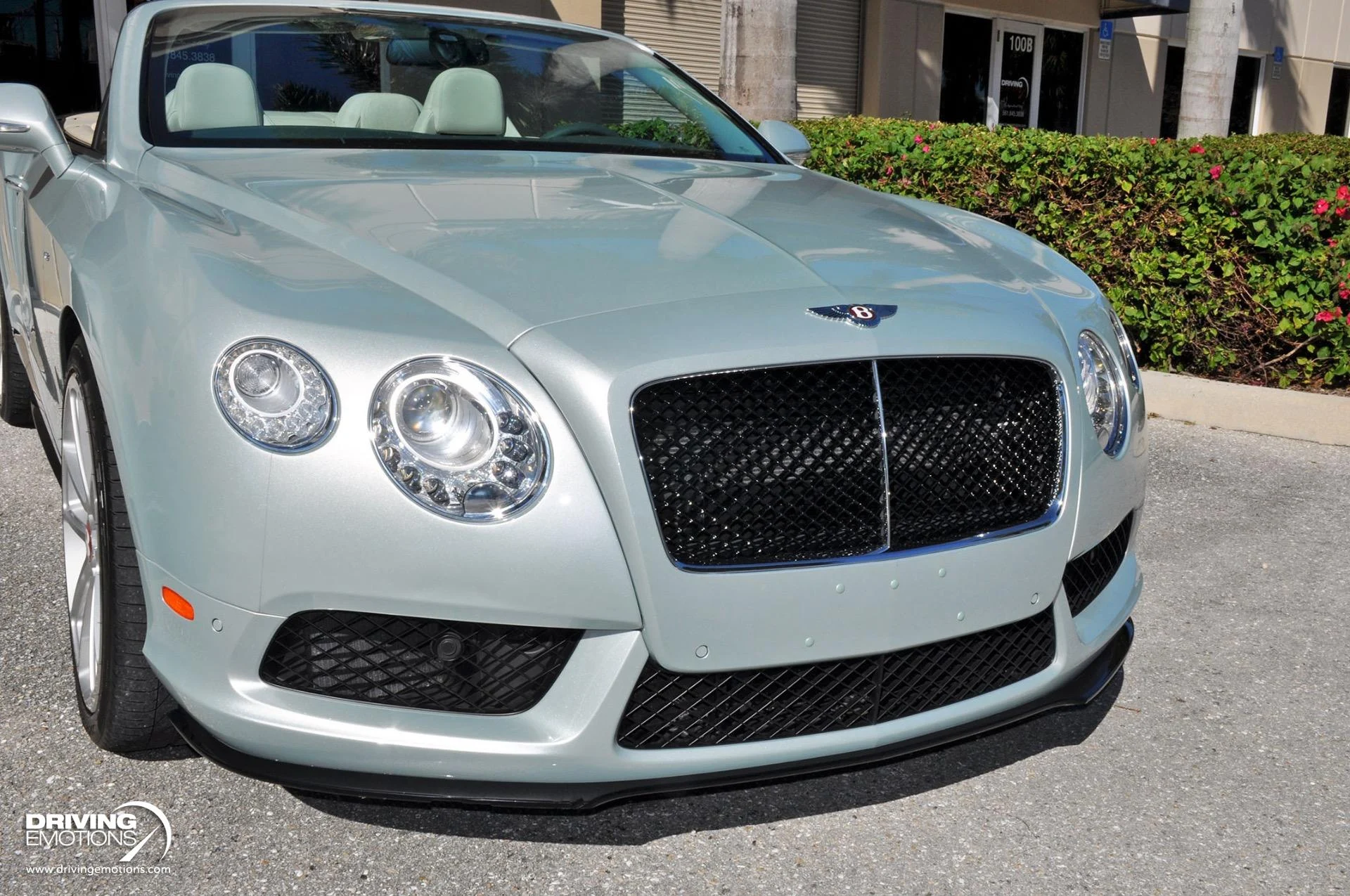 mph042_1808237151_886_p43_l_0a6f40f978