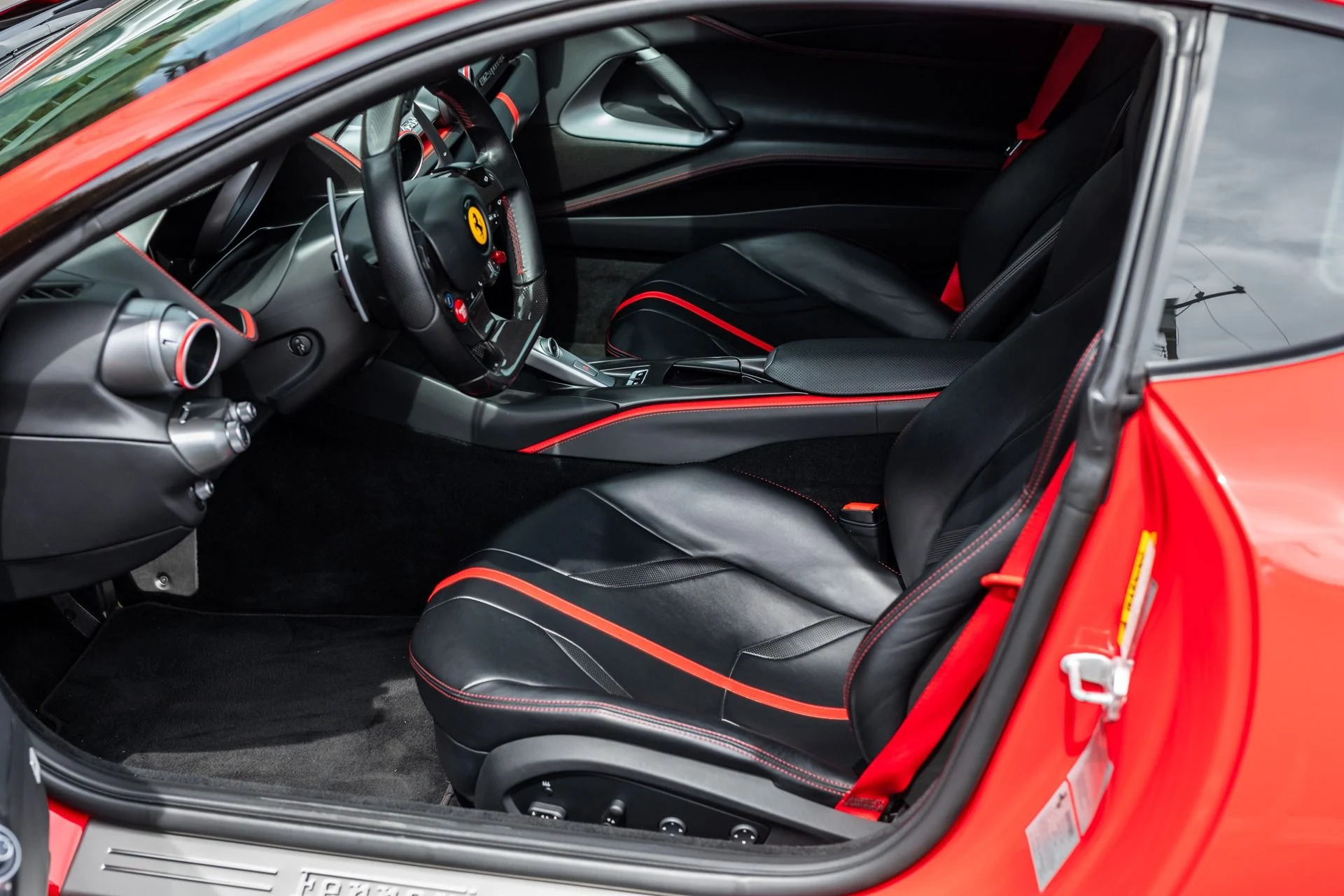 mph042_1816791584_Used_2019_Ferrari_812_Superfast_1744740808_e61525295d