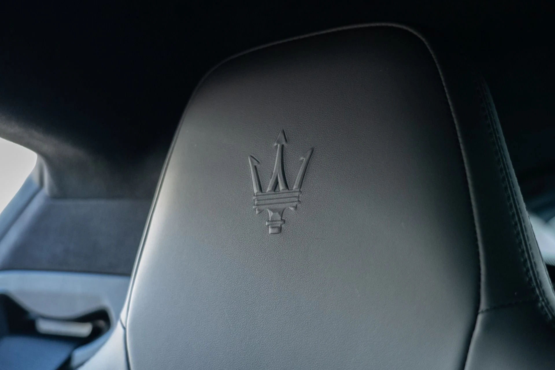 mph042_1823661068_Used_2023_Maserati_MC_20_1756163664_6954e85d04