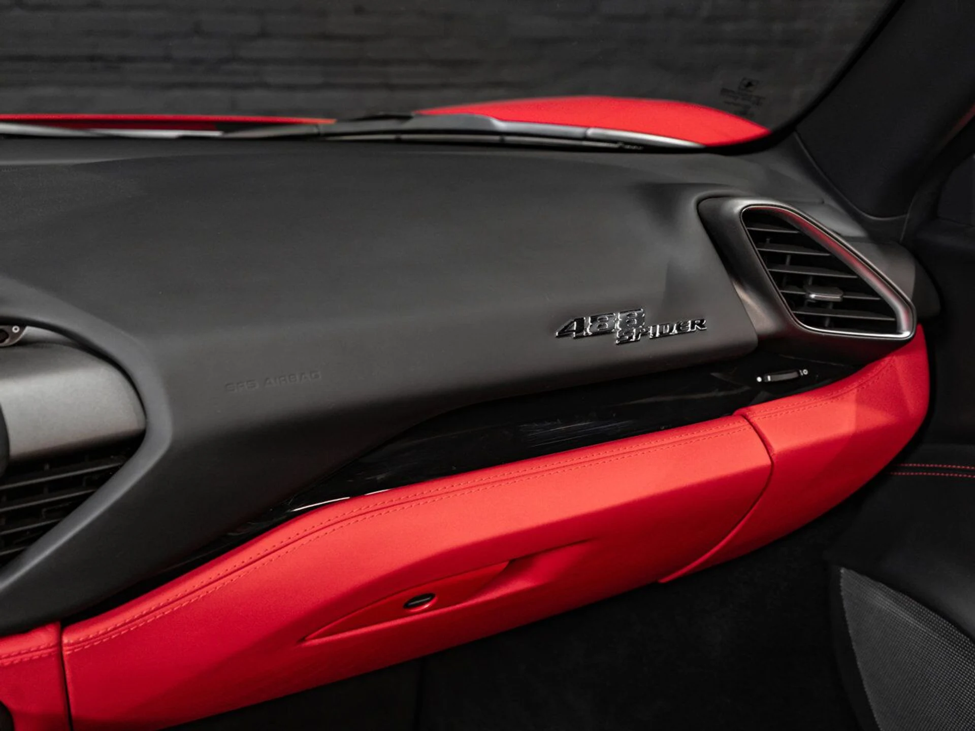 mph042_1832648226_ferrari_488_spider_2018_953d89bb7e