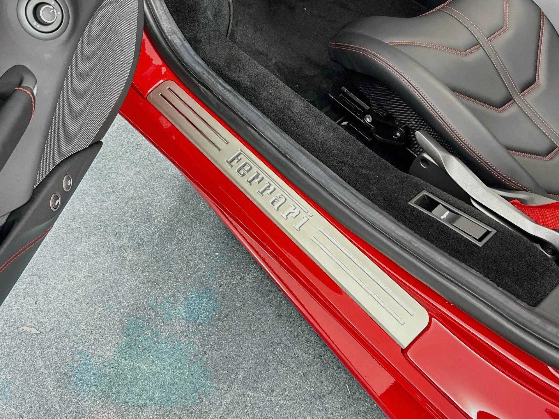 mph042_1833128672_Used_2019_Ferrari_488_Spider_1787009350_968c478e49