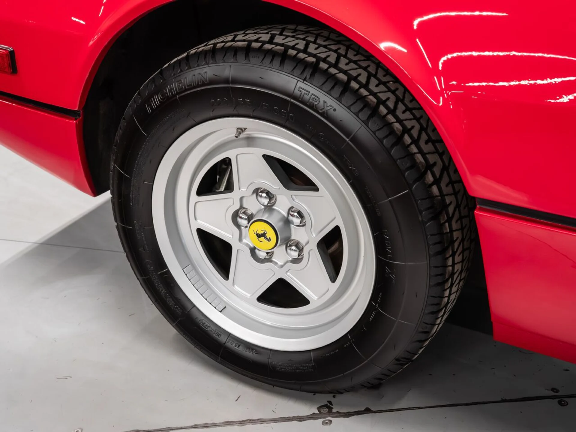 mph042_1836392953_ferrari_308_gtsi_1982_24e3cd077b