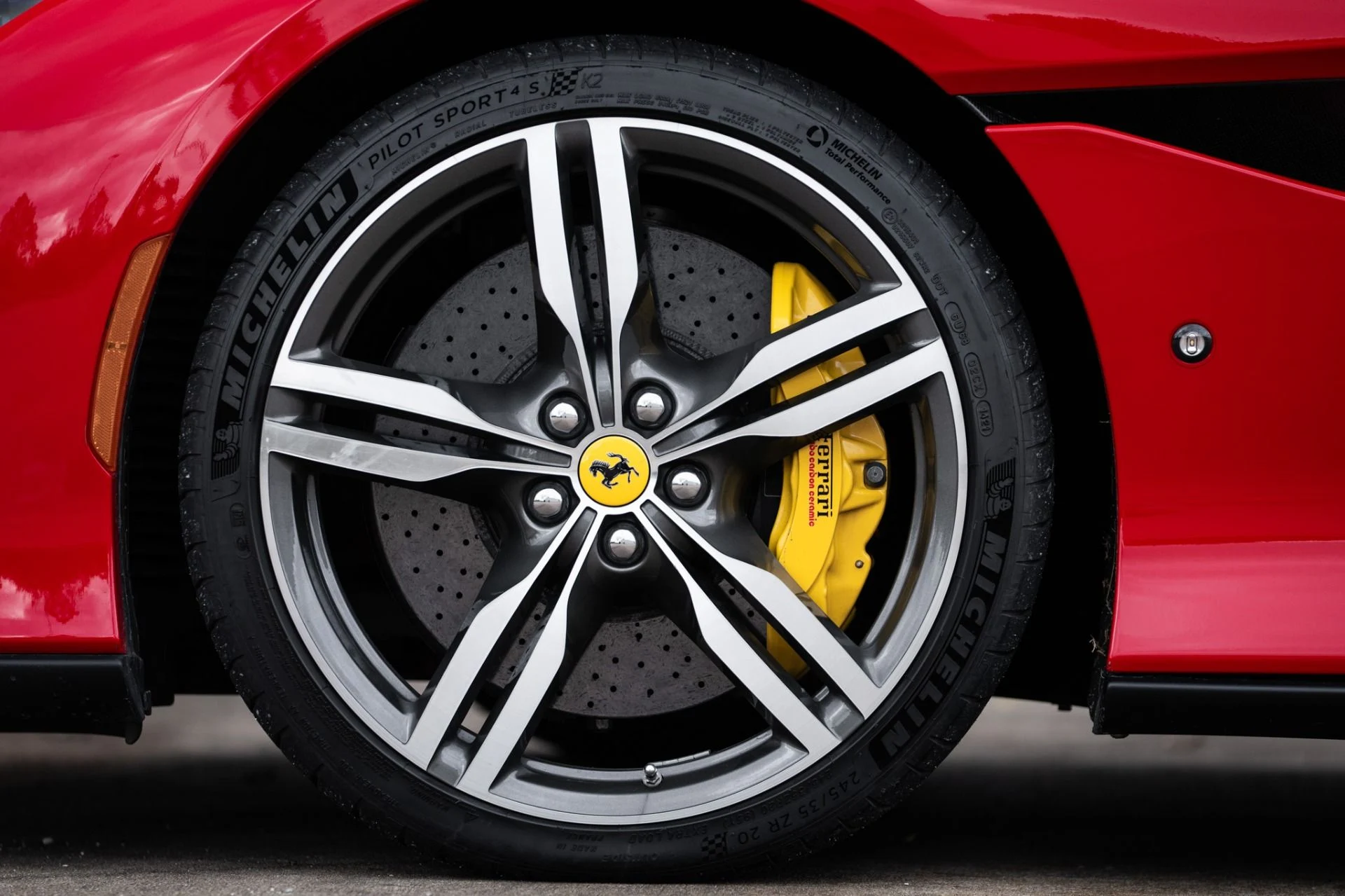 mph042_1842106932_Used_2019_Ferrari_Portofino_1768420452_f18cb635f0
