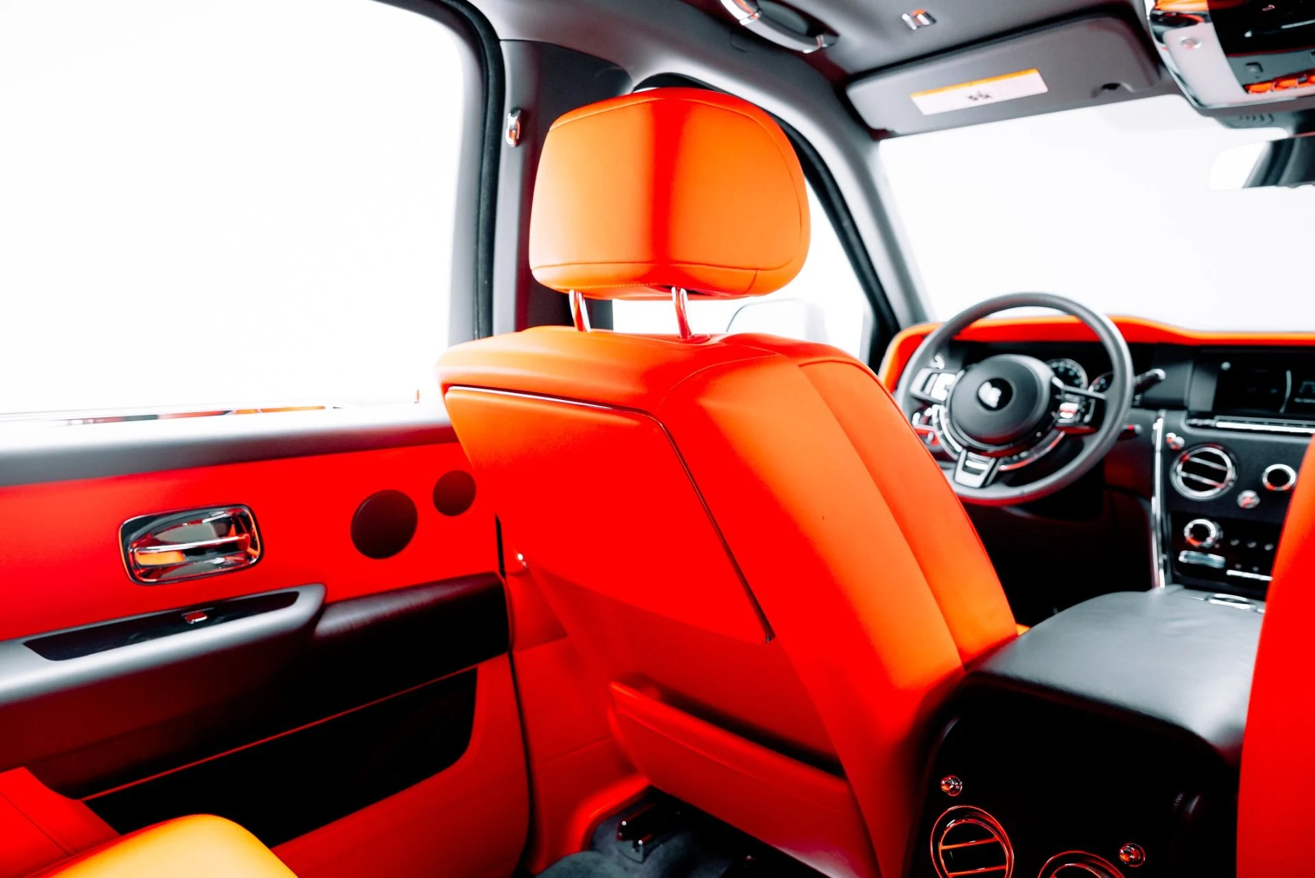 mph042_1854349473_Used_2020_Rolls_Royce_Cullinan_1764611757_4e41773b9e