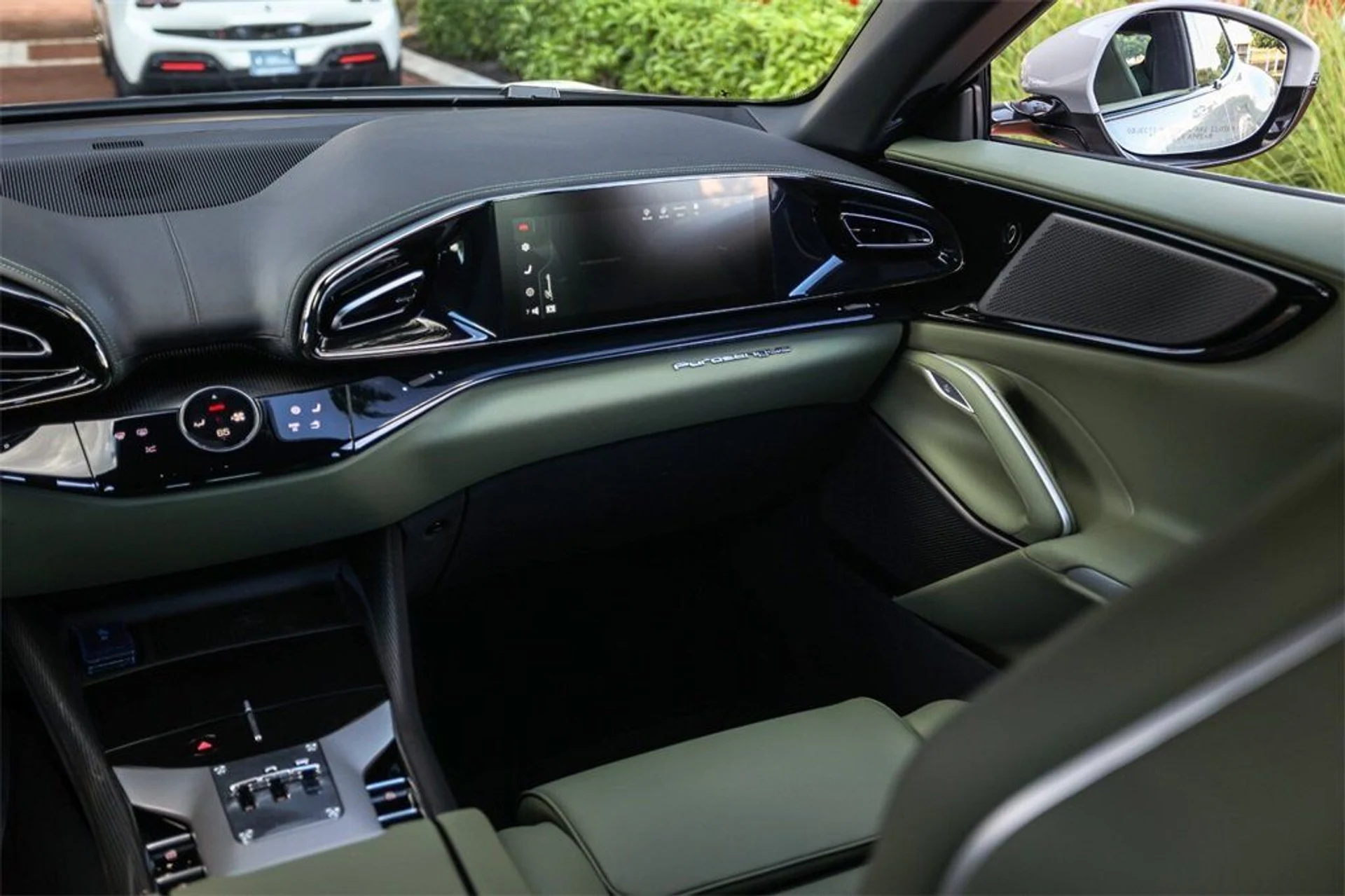 mph042_1858745733_e3a79554d05a6a32a4385b67a08adde3_11b51dfb79