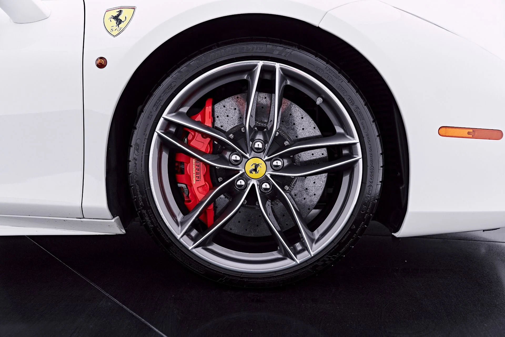 mph042_1871900171_Used_2019_Ferrari_488_Spider_Base_1782196556_bd76707de8
