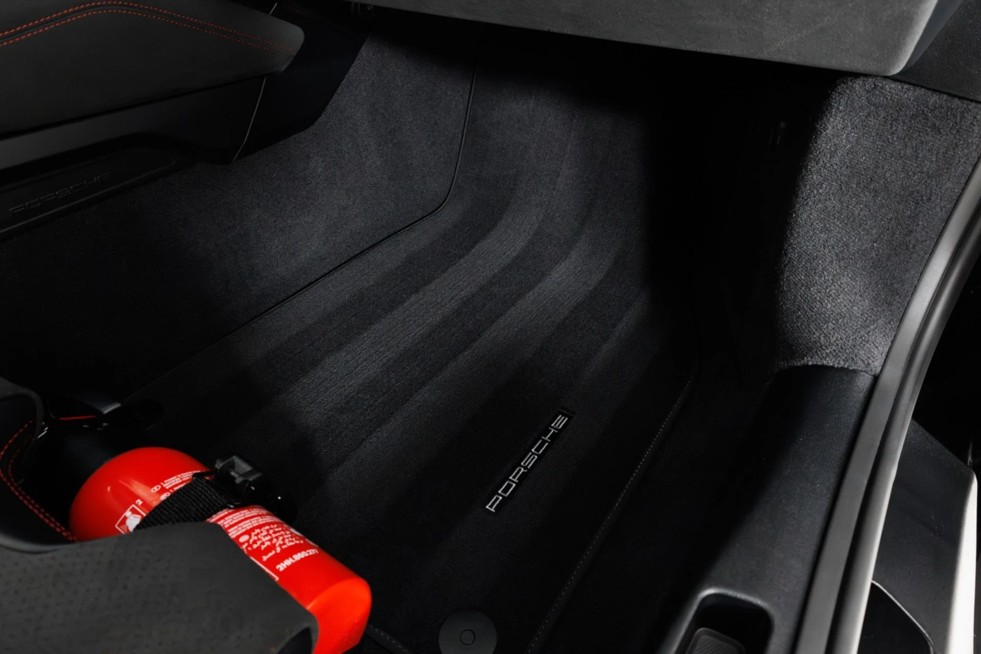 mph042_1919864113_Used_2025_Porsche_911_GT_3_1777072064_a9966925f7