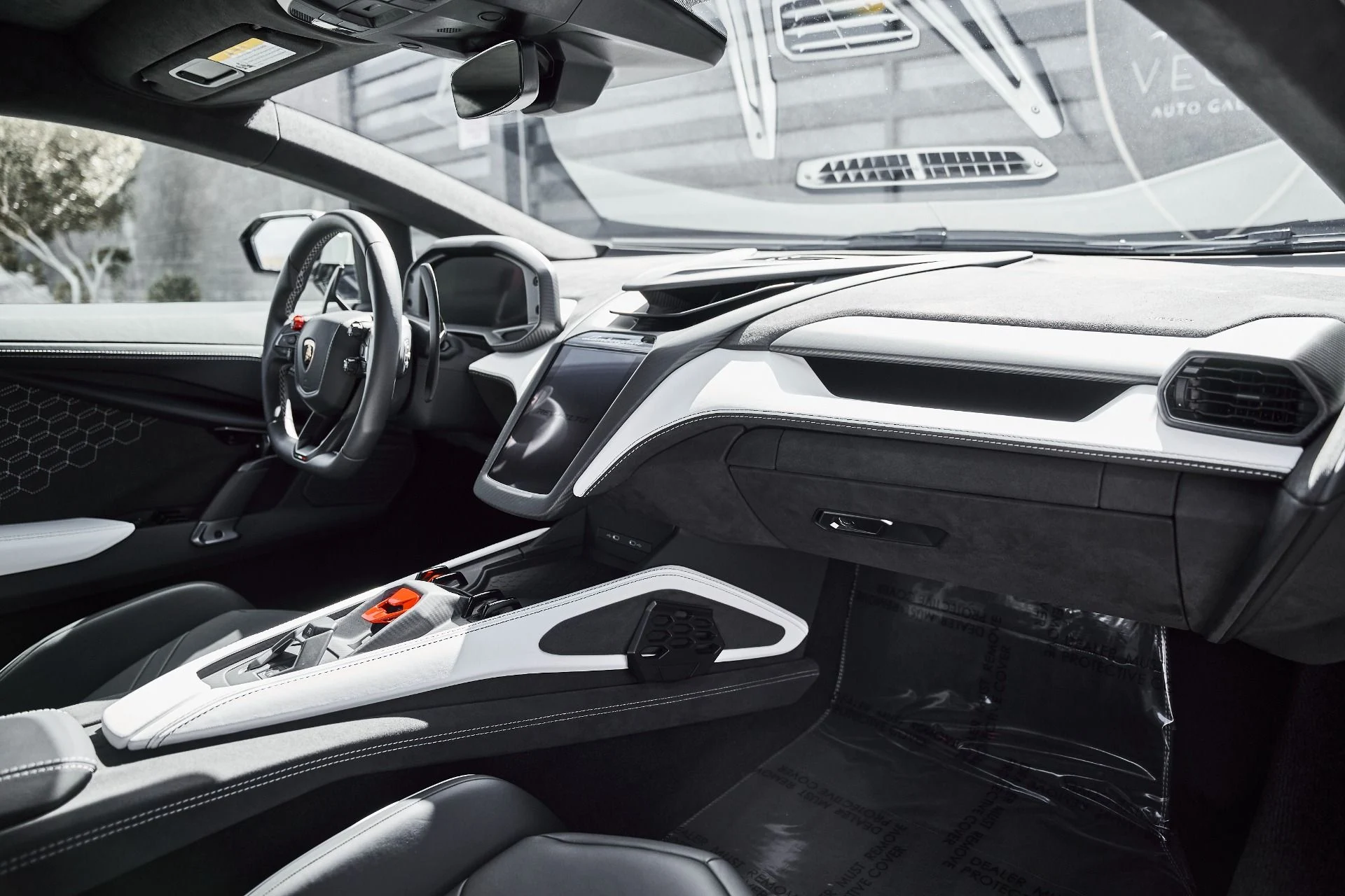 mph042_1927200879_Used_2026_Lamborghini_Revuelto_Base_1777078416_ad46db82a2