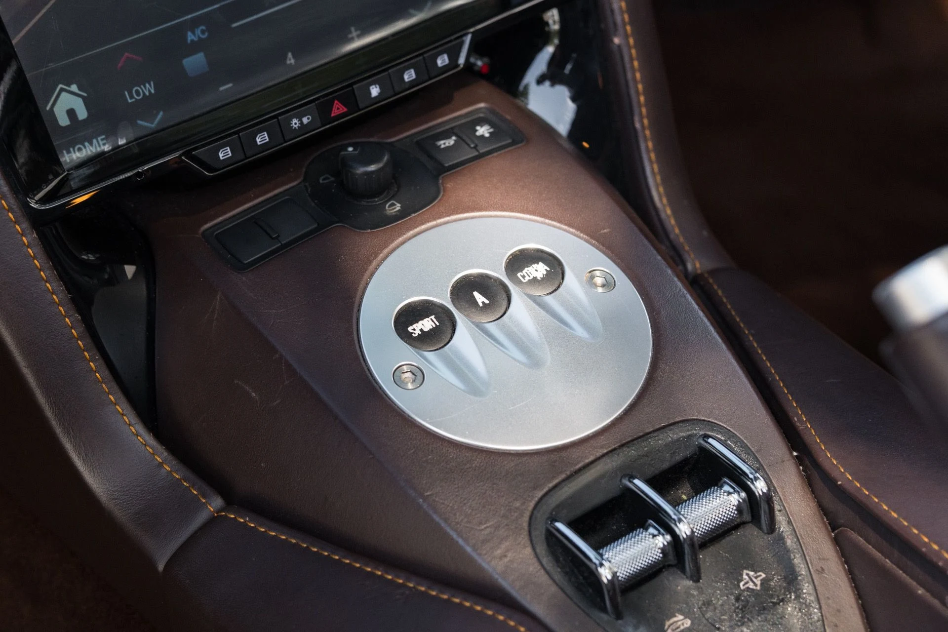 mph042_1929605748_Used_2013_Lamborghini_Gallardo_LP_550_2_Spyder_1781152977_9b756f4e35