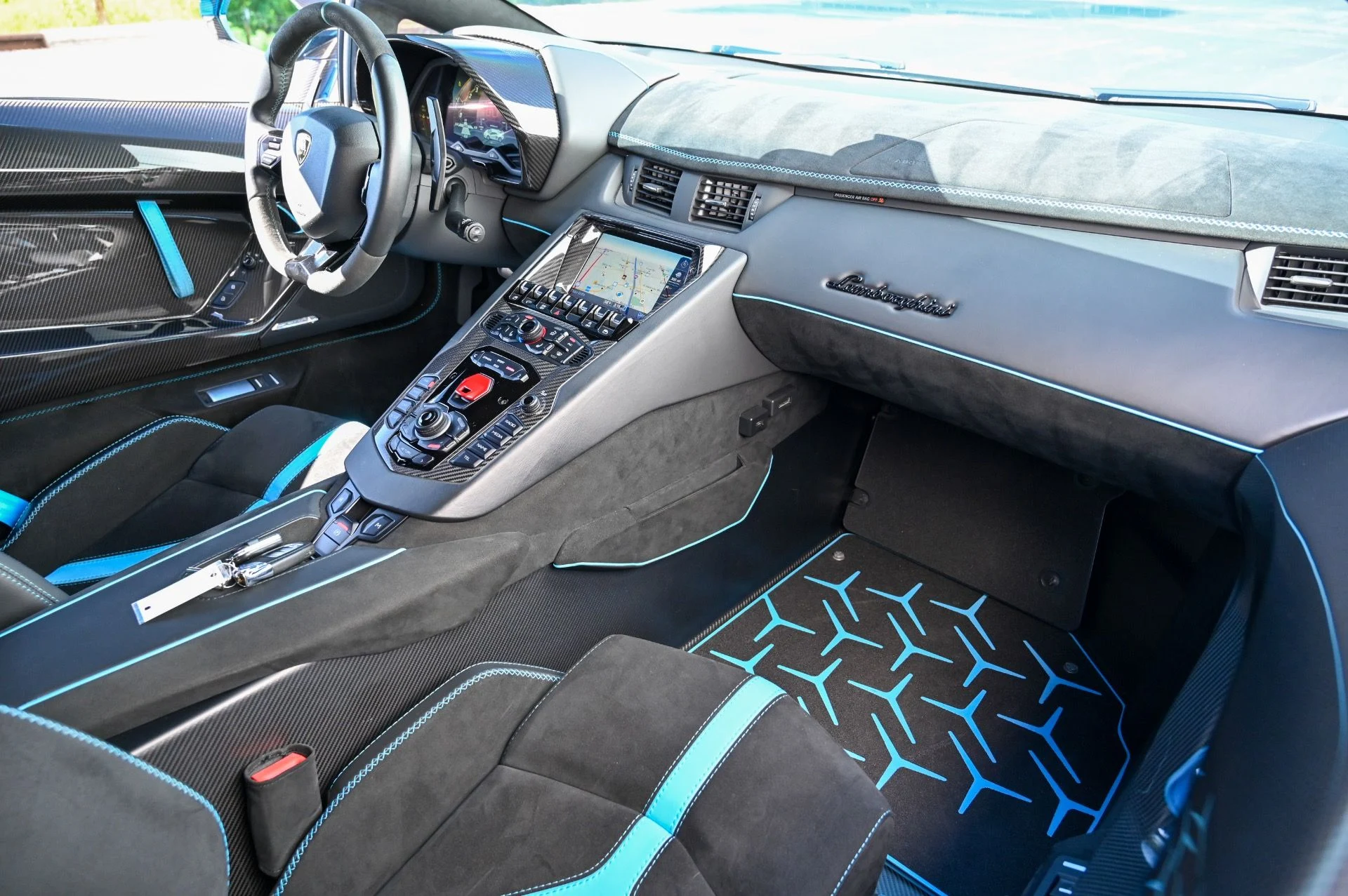 mph042_1932618462_Used_2019_Lamborghini_Aventador_LP_770_4_SVJ_1742591266_ca46c48720