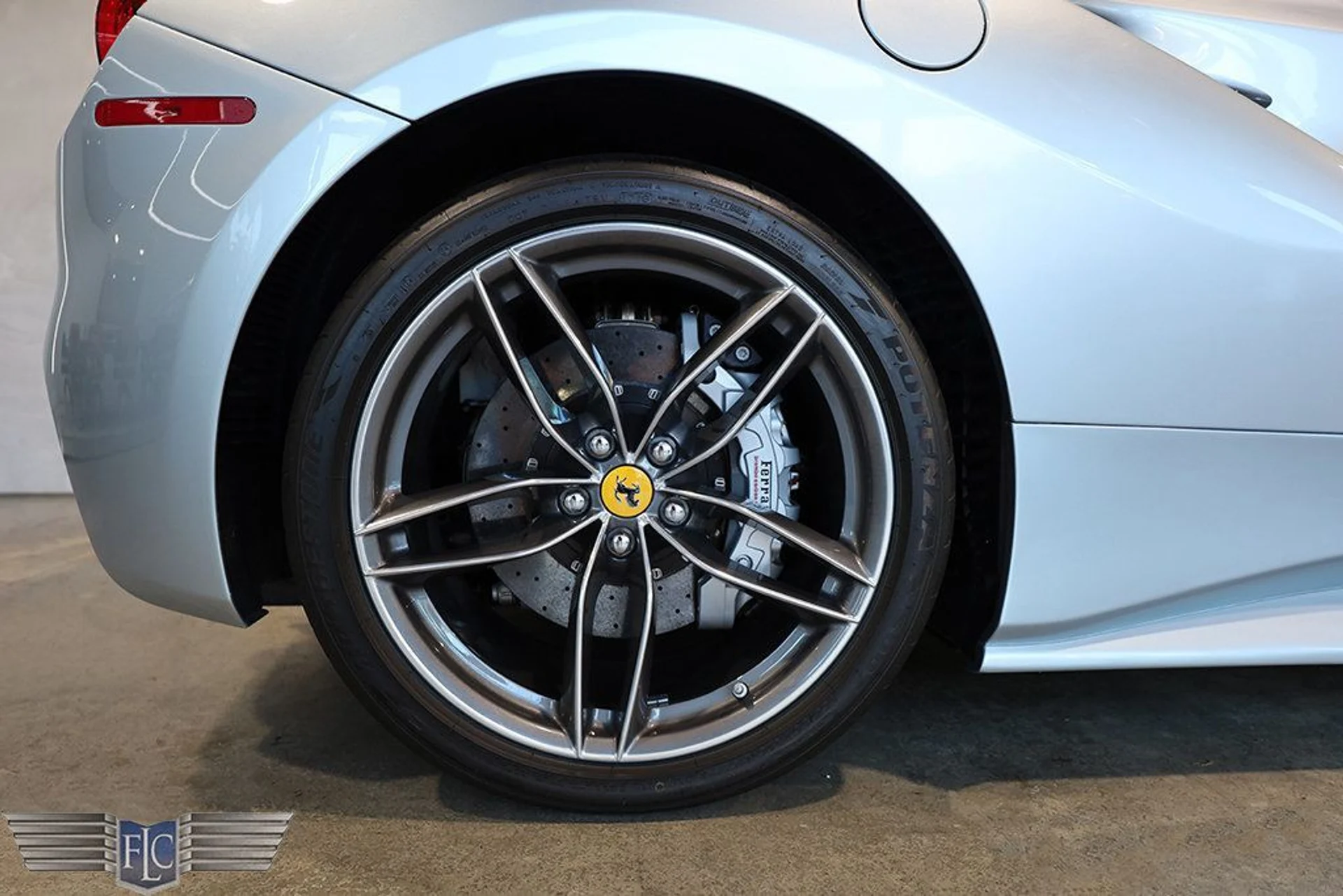 mph042_195093461_used_2019_ferrari_488_spider_convertible_9689_22967902_43_1024_f367a09fe4