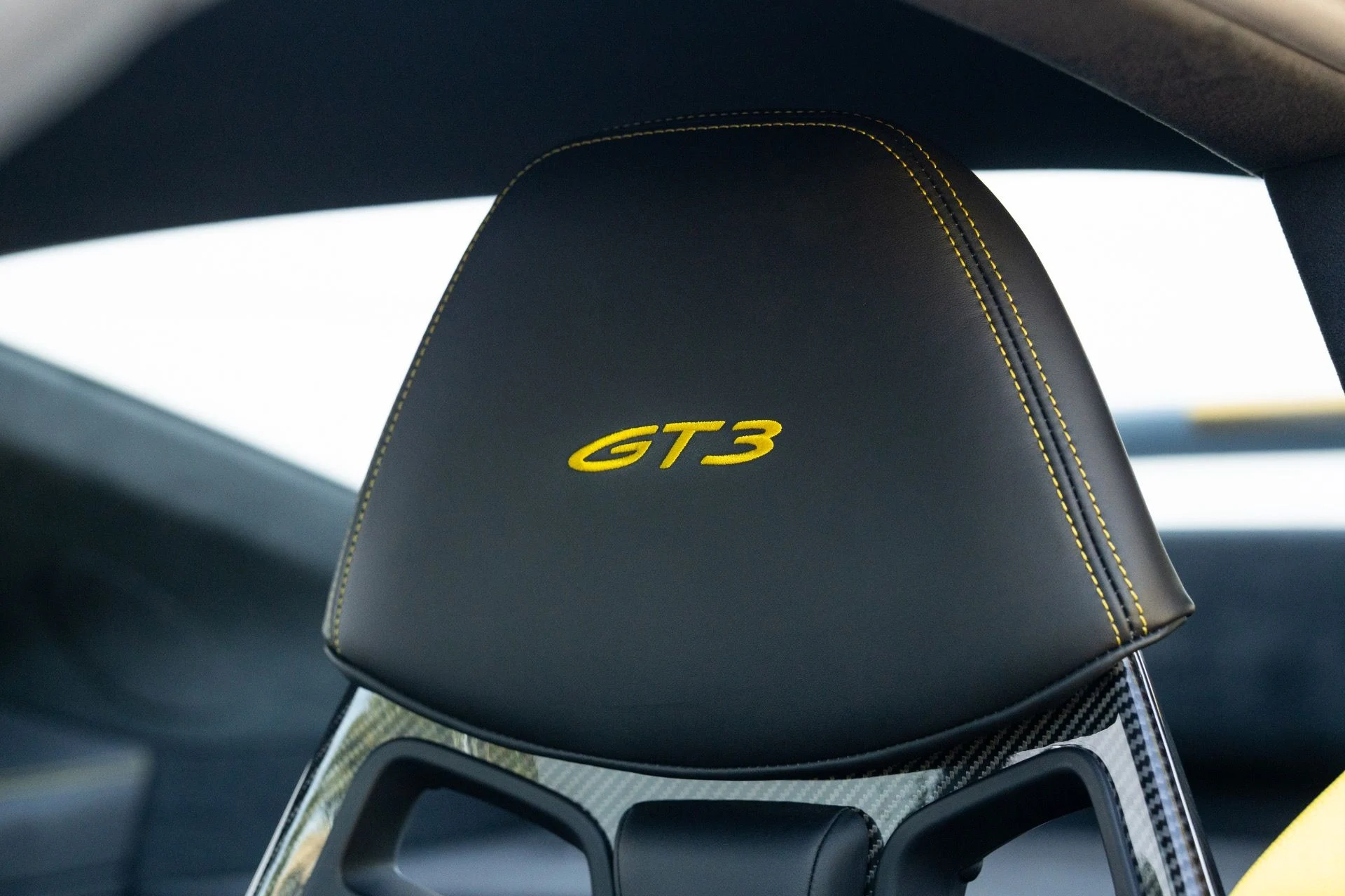 mph042_1961706879_Used_2023_Porsche_911_GT_3_1777402484_5d18fd445d