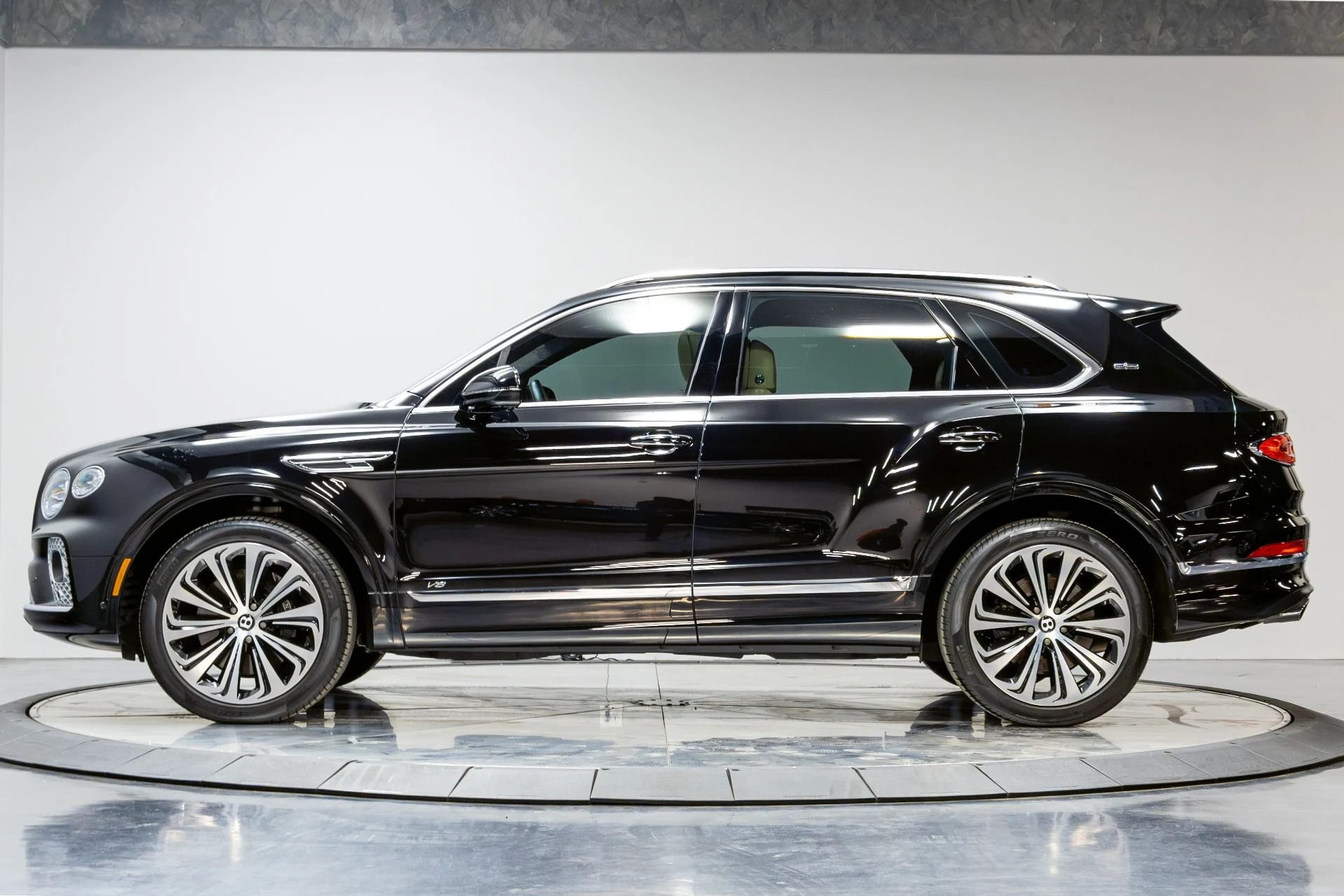 mph042_1963798335_Used_2021_Bentley_Bentayga_V8_First_Edition_1776782316_263a3cf1fc