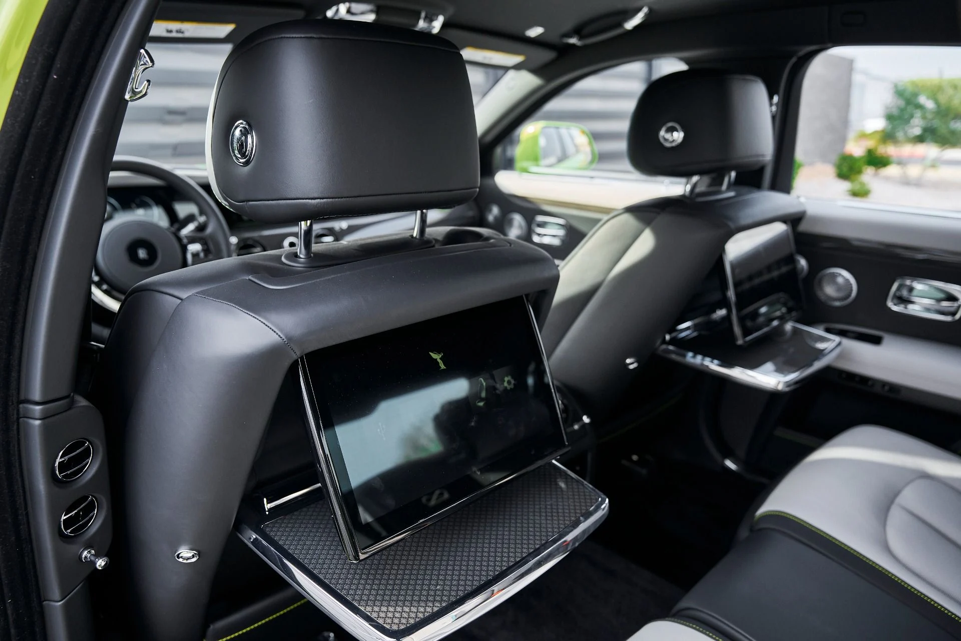 mph042_1968697241_Used_2025_Rolls_Royce_Ghost_Black_Badge_1769049524_bd2f65dd4b