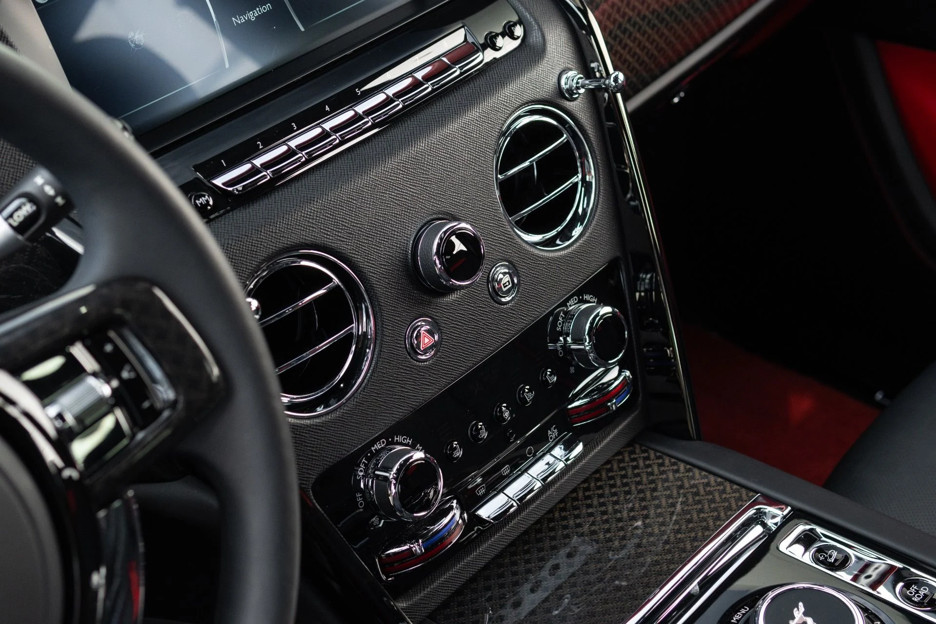 mph042_1970579368_Used_2022_Rolls_Royce_Black_Badge_Cullinan_1776130970_e444e099ef