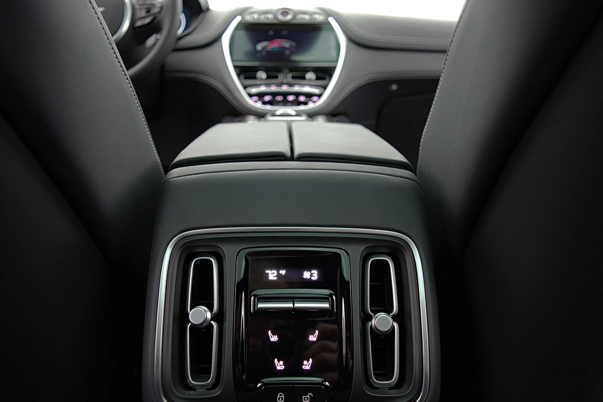 mph042_1987303317_Used_2023_Aston_Martin_DBX_707_000ace4159