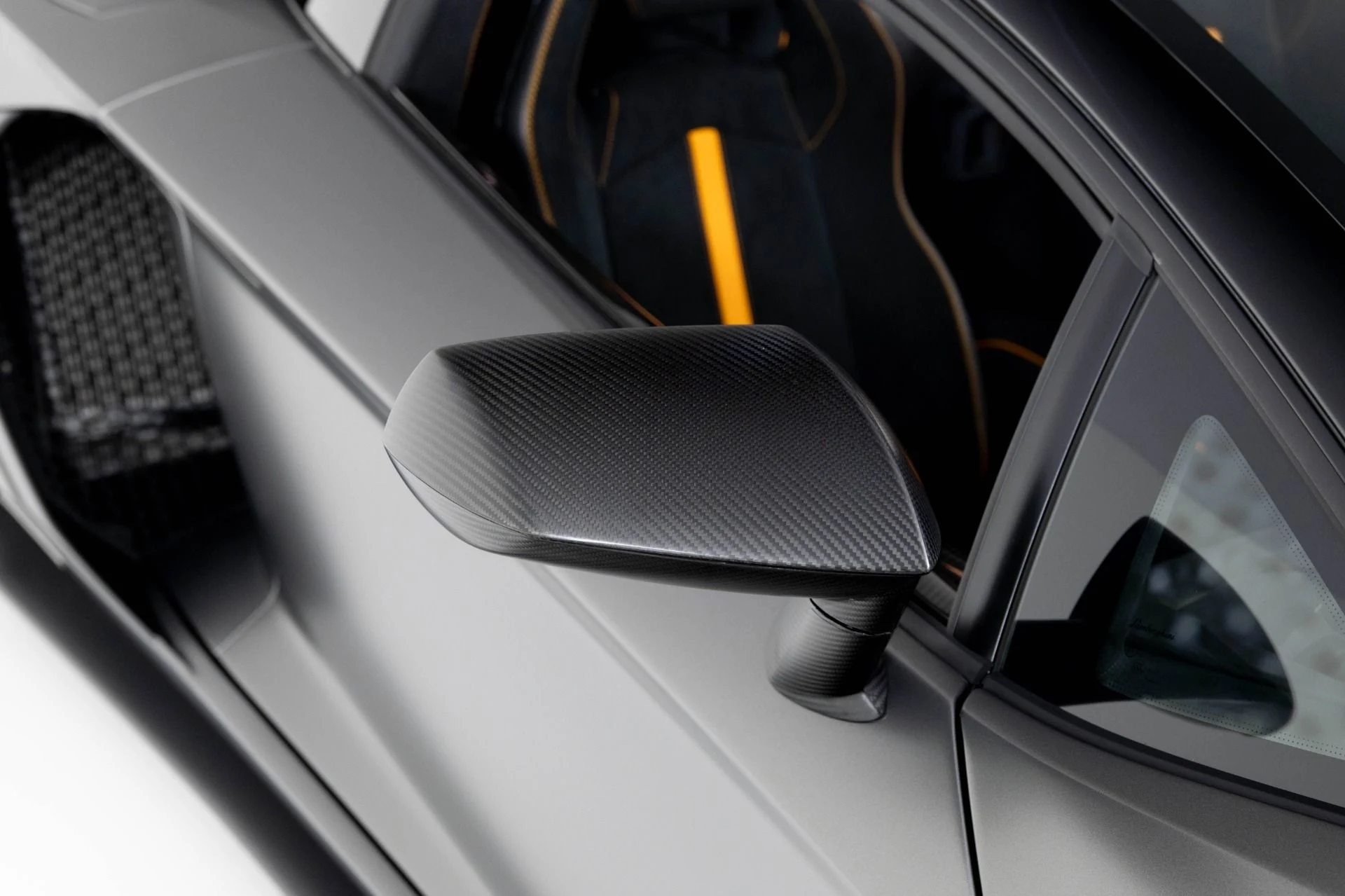 mph042_1991753867_Used_2020_Lamborghini_Aventador_SVJ_1768952736_93022e444e