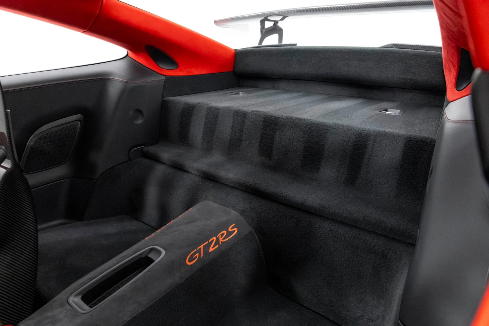 mph042_1998071140_Used_2018_Porsche_911_GT_2_RS_1763508422_1e0e307d10