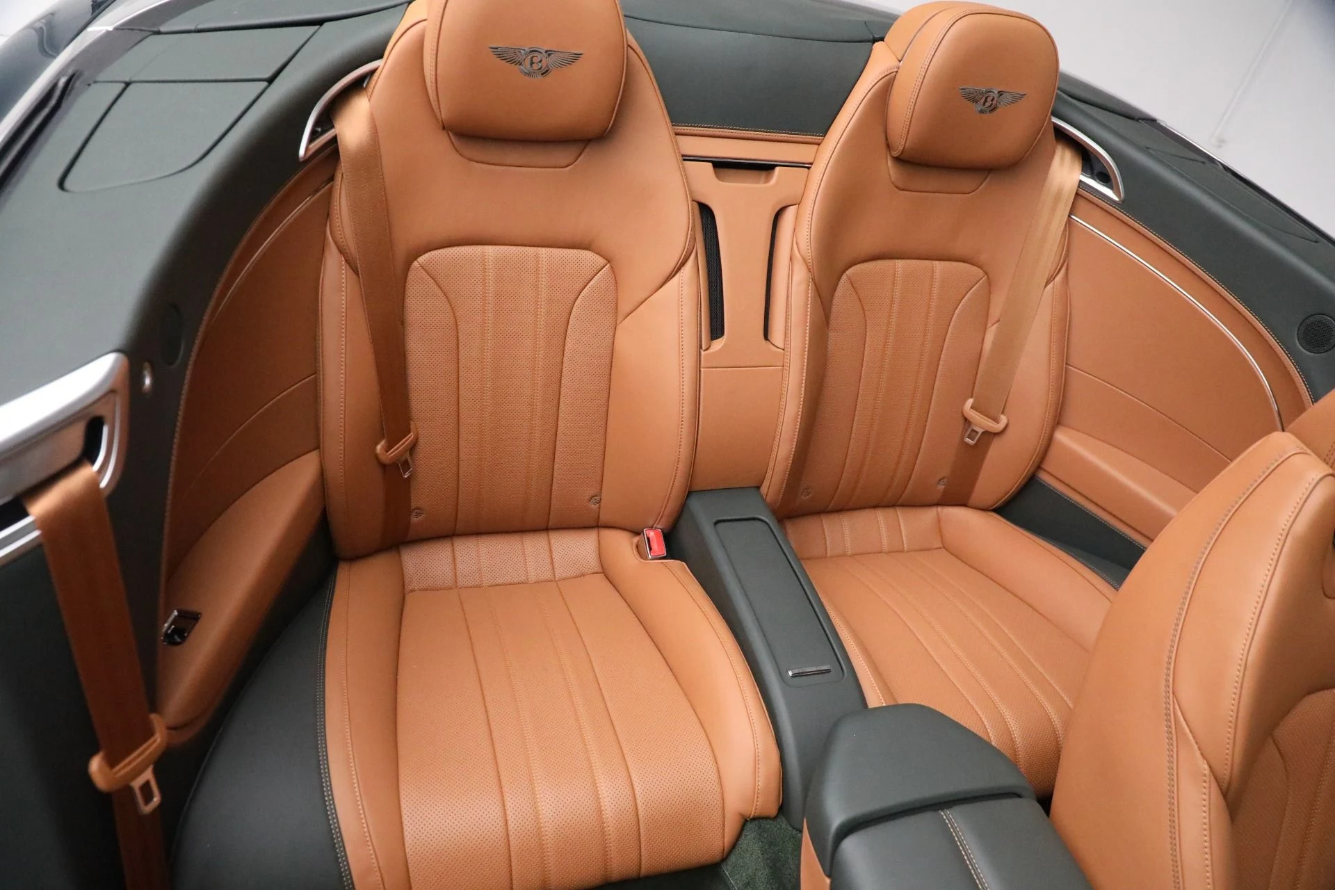 mph042_2005794619_New_2024_Bentley_Continental_GTC_V8_ce59ec16b2