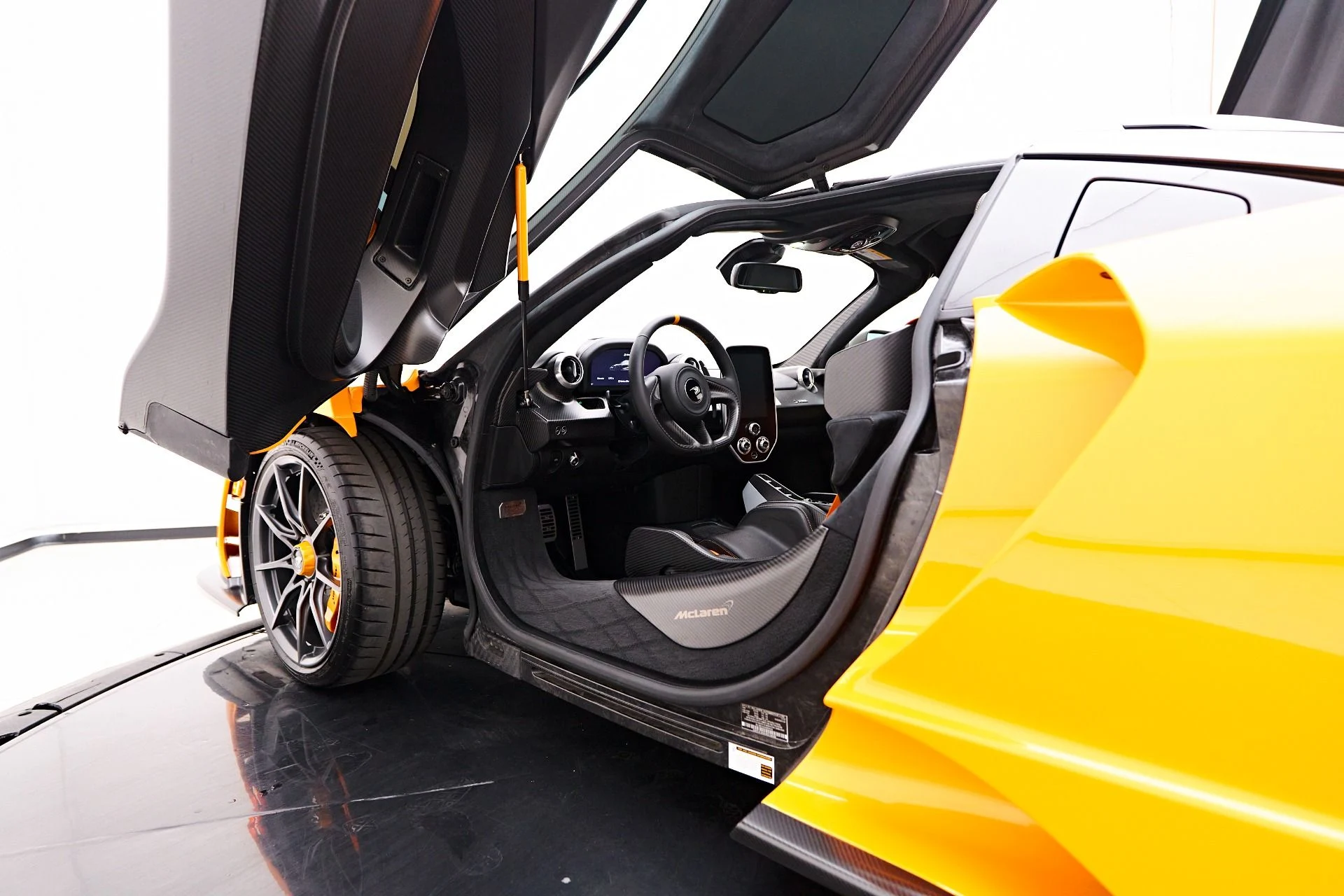 mph042_201091258_Used_2019_Mc_Laren_Senna_1766516201_a75cc24c99