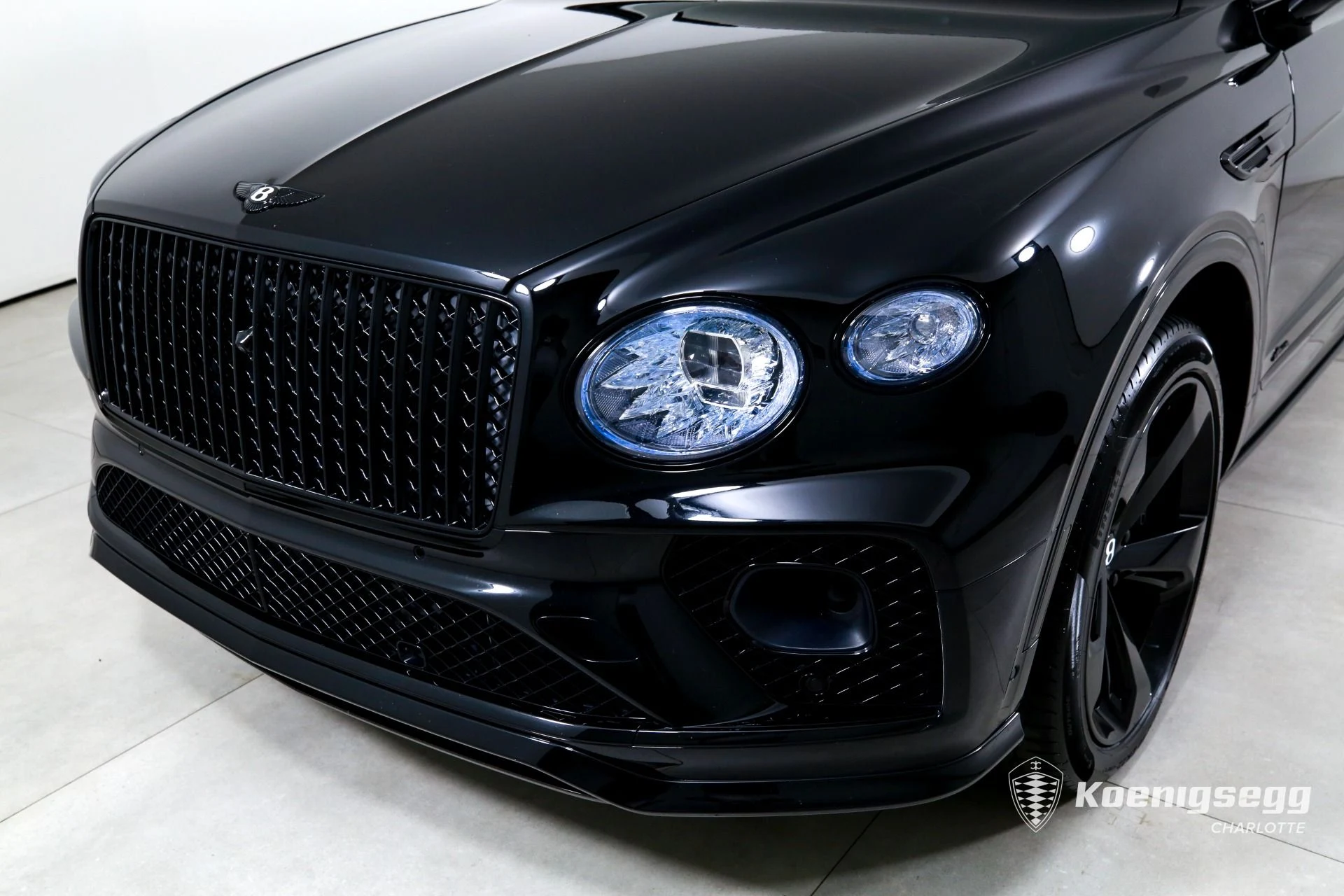 mph042_2037093920_Used_2023_Bentley_Bentayga_EWB_Azure_V8_1782836253_d93e11e54a