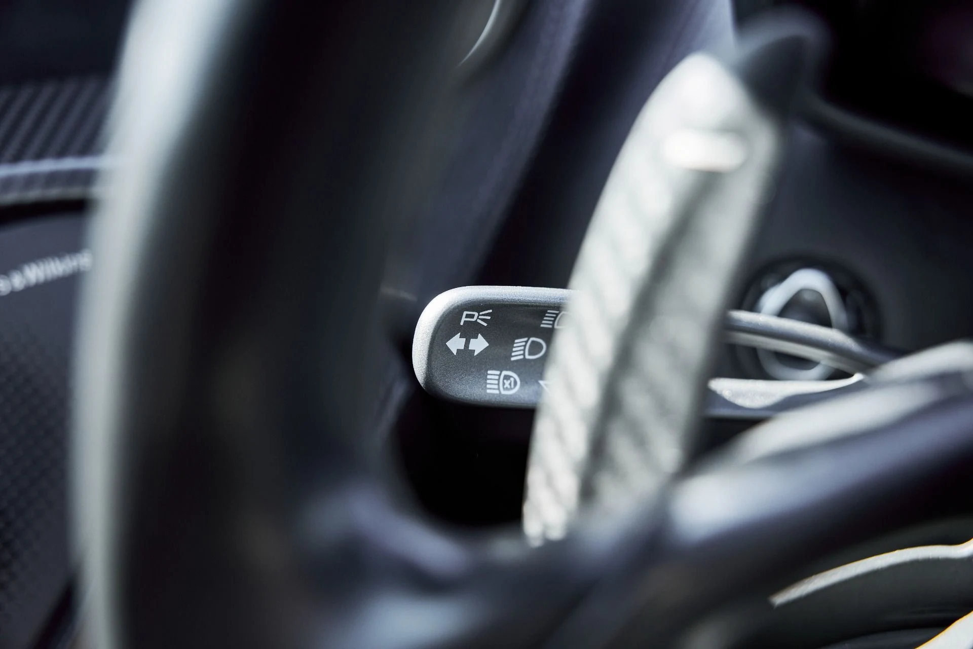 mph042_2044338671_Used_2019_Mc_Laren_600_LT_Base_1770430656_7026cee33a