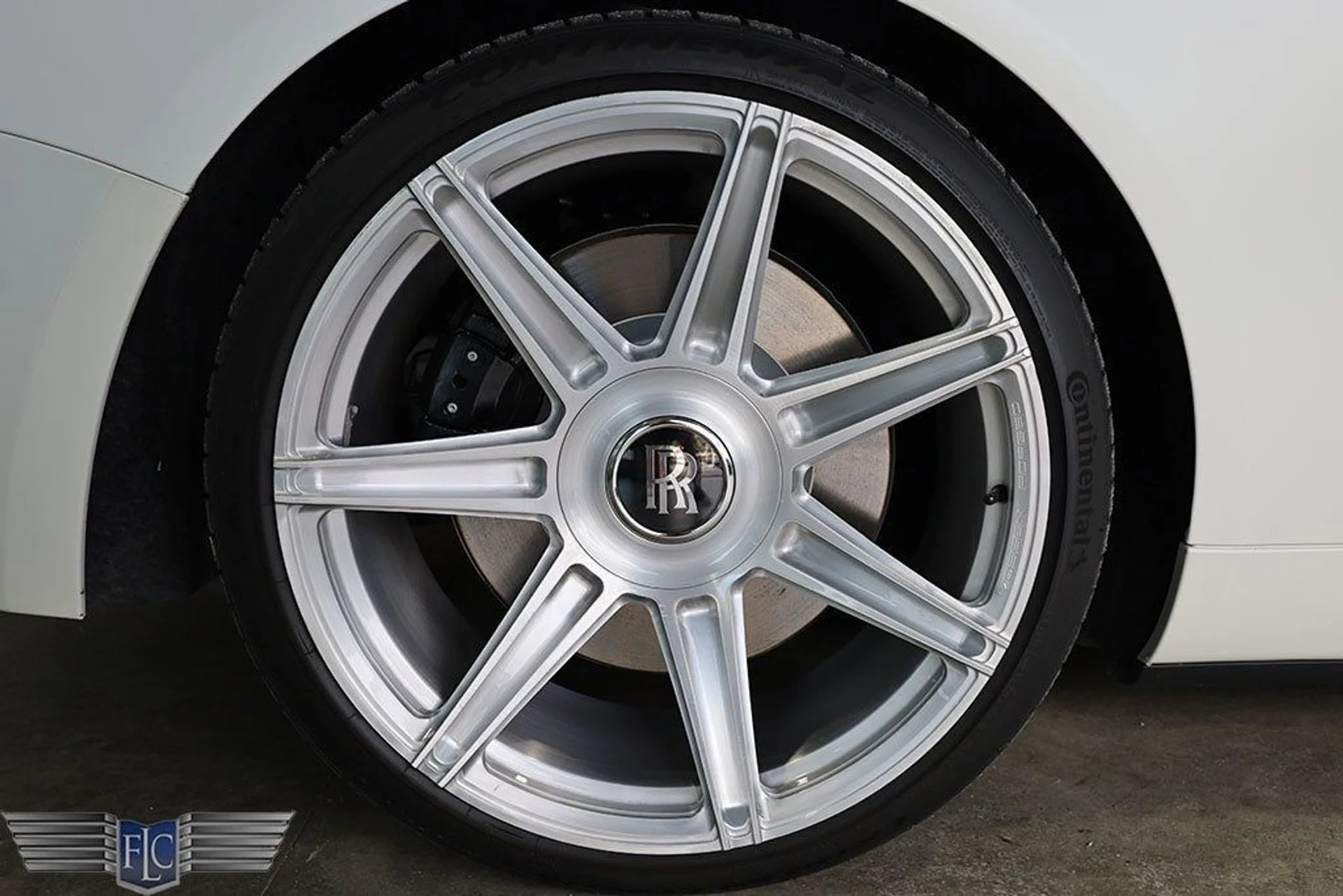 mph042_2050207505_used_2020_rolls_royce_dawn_convertible_9689_22662057_43_1024_d8db9e99ce