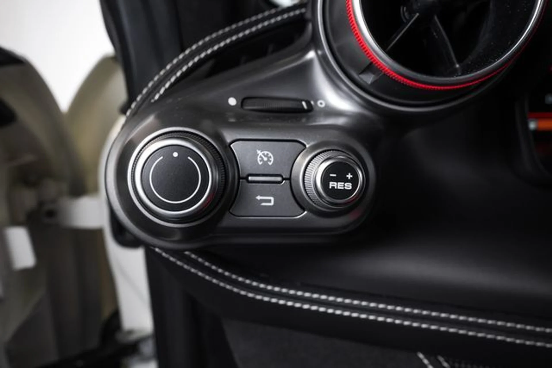 mph042_2061693788_080304f5e8f95f6e5907cd59be7d6966x_fd5d5d2aae