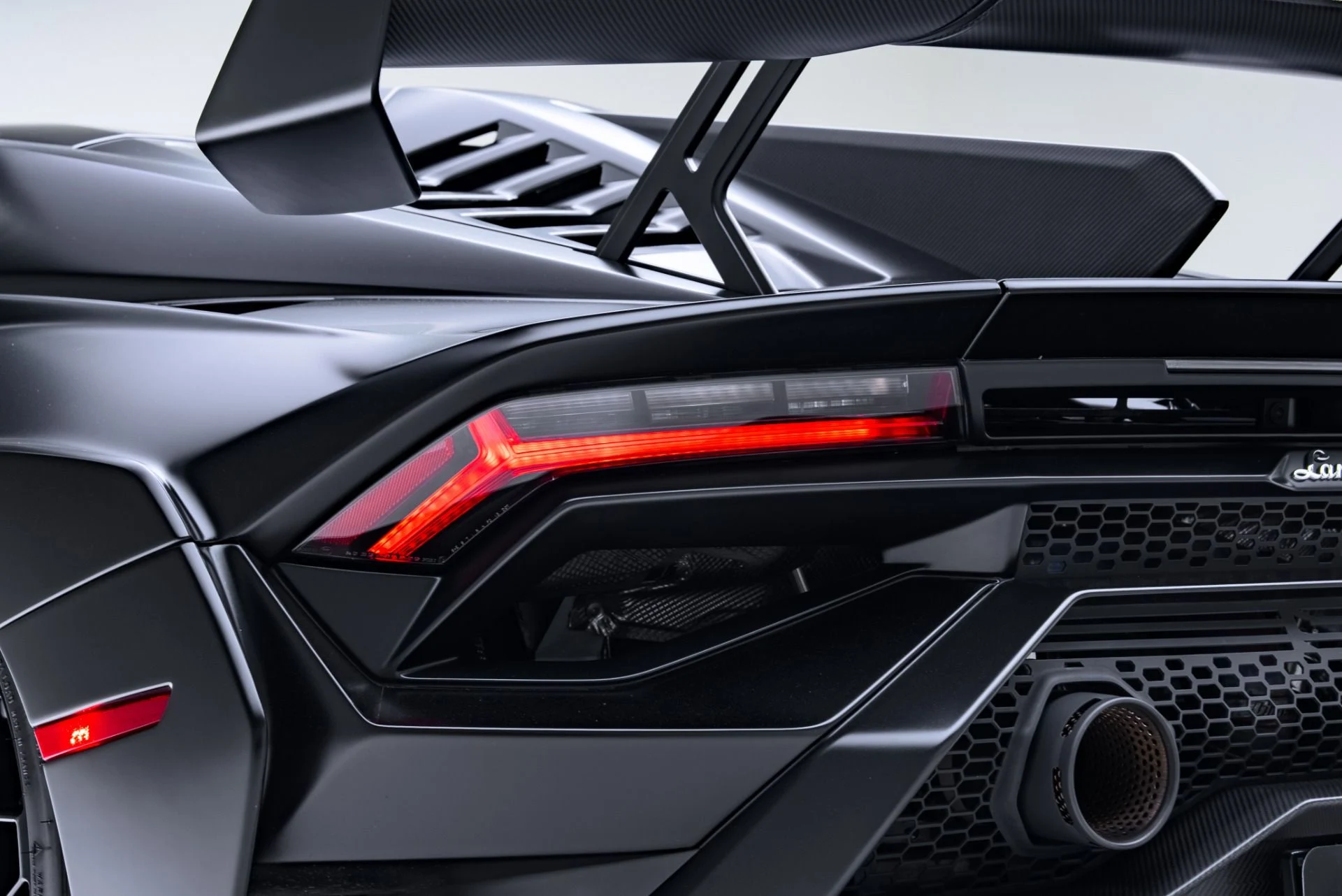 mph042_2073255283_Used_2022_Lamborghini_Huracan_STO_1771969691_b54ee1f123