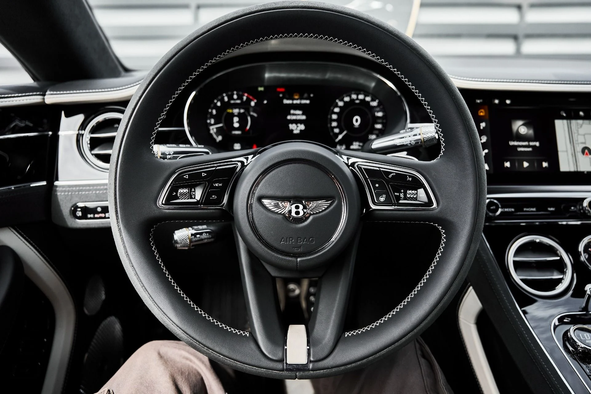 mph042_20740565_Used_2025_Bentley_Continental_GT_Speed_1777077778_3aa82d31af