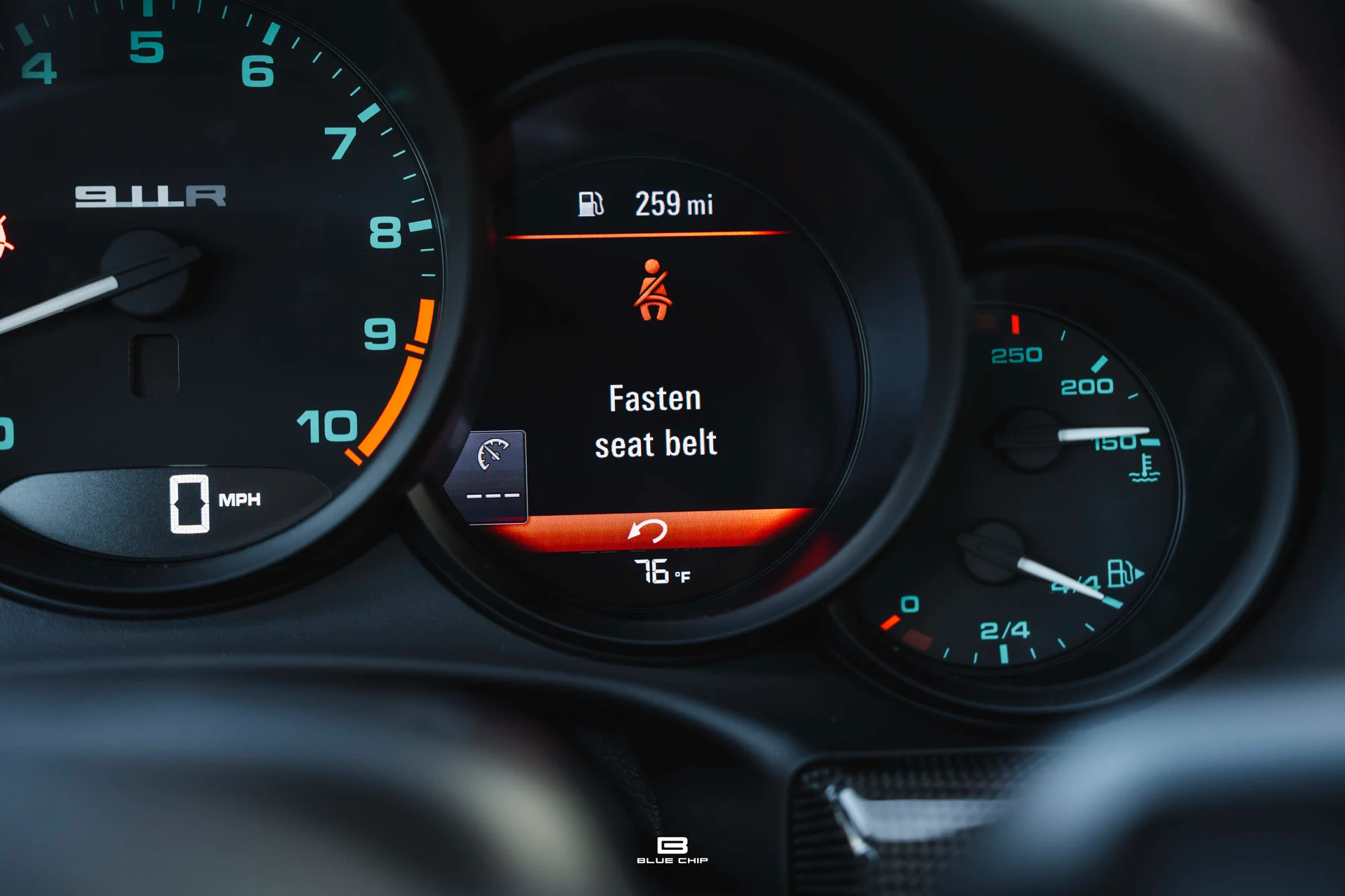 mph042_2074057241_6a2c7e12a257a161bc152e95_2016_Porsche_911_R_43_b4b83db3fa