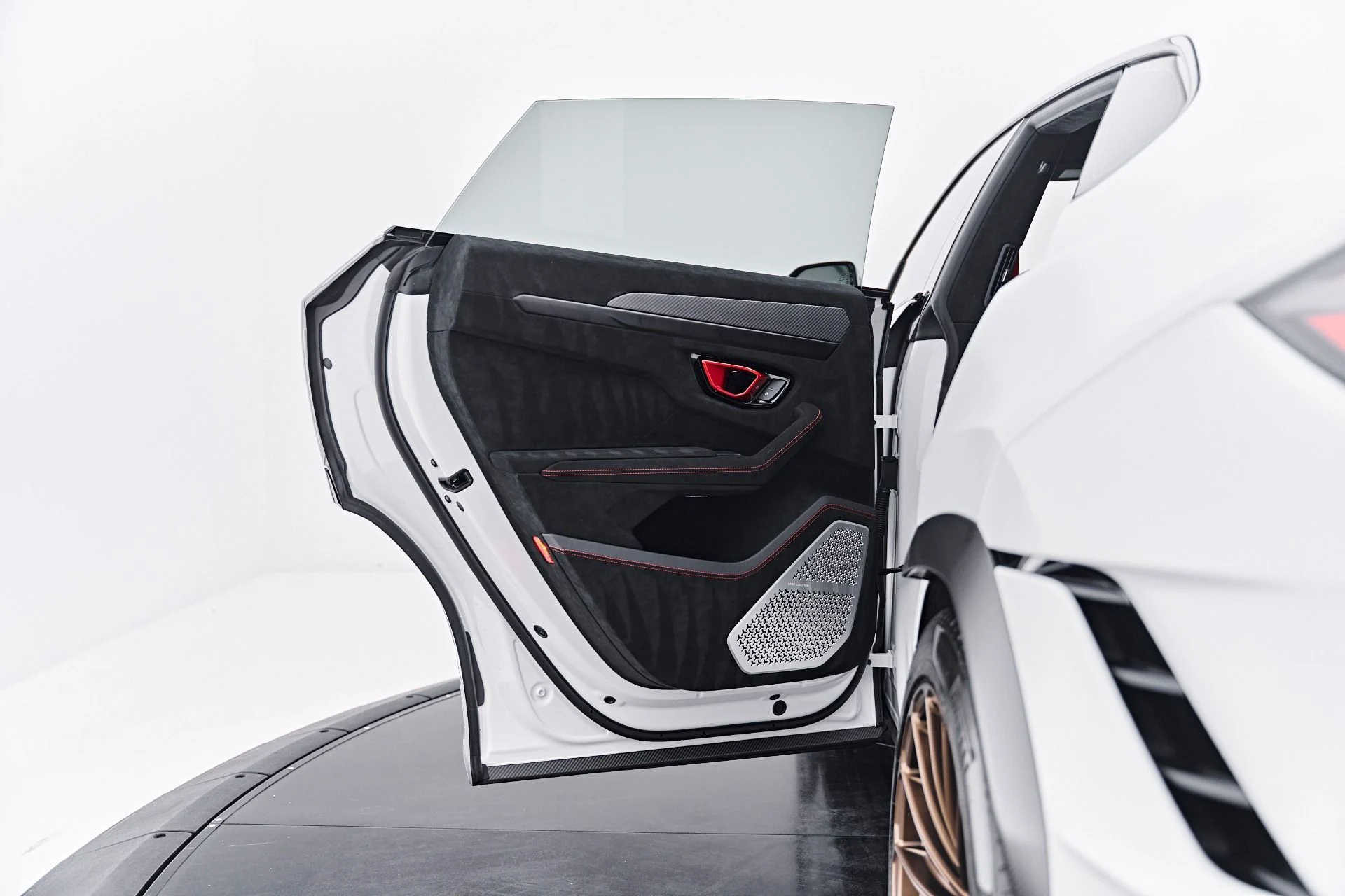 mph042_2086636653_Used_2023_Lamborghini_Urus_Performante_1790207611_0a3ebc4cb4