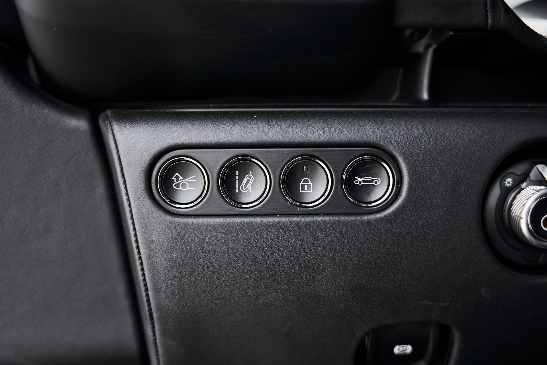 mph042_209217073_Used_2024_Mc_Laren_Artura_1775583380_ed14dc3d6d