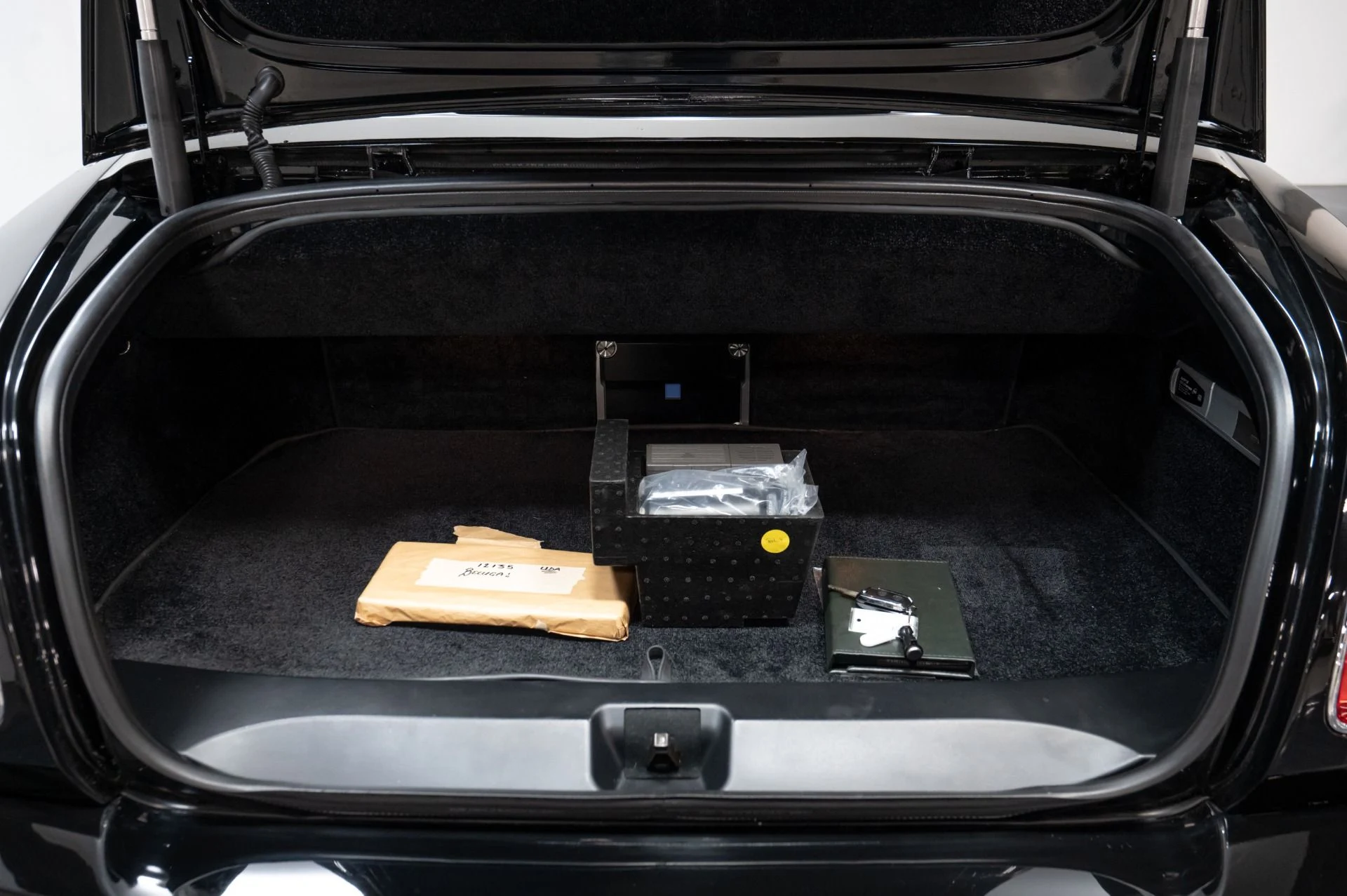 mph042_2104638065_Used_2007_Bentley_Azure_1753214683_e1e1a06d8c