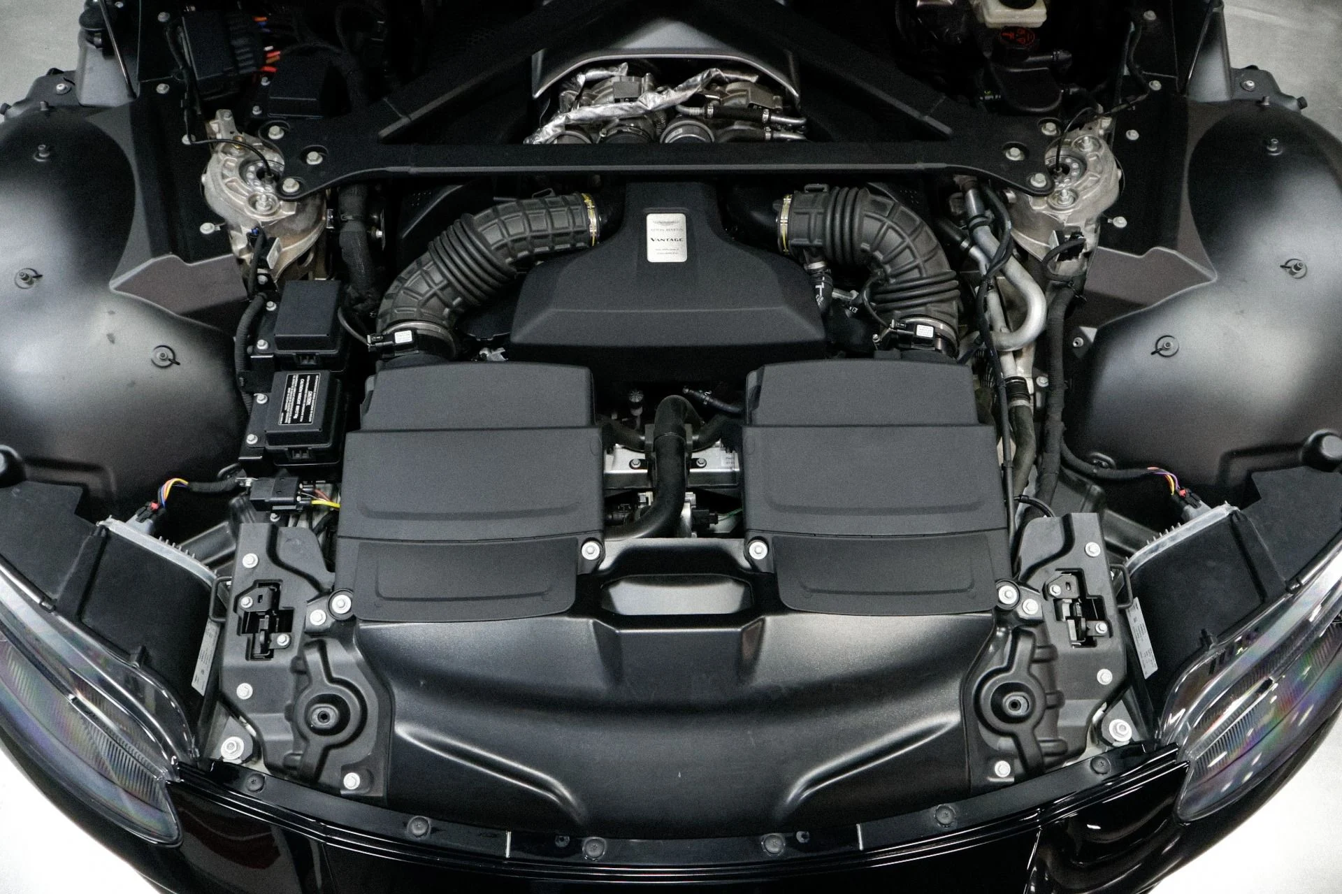 mph042_2104900777_Used_2019_Aston_Martin_Vantage_1760536452_3f55287ddf
