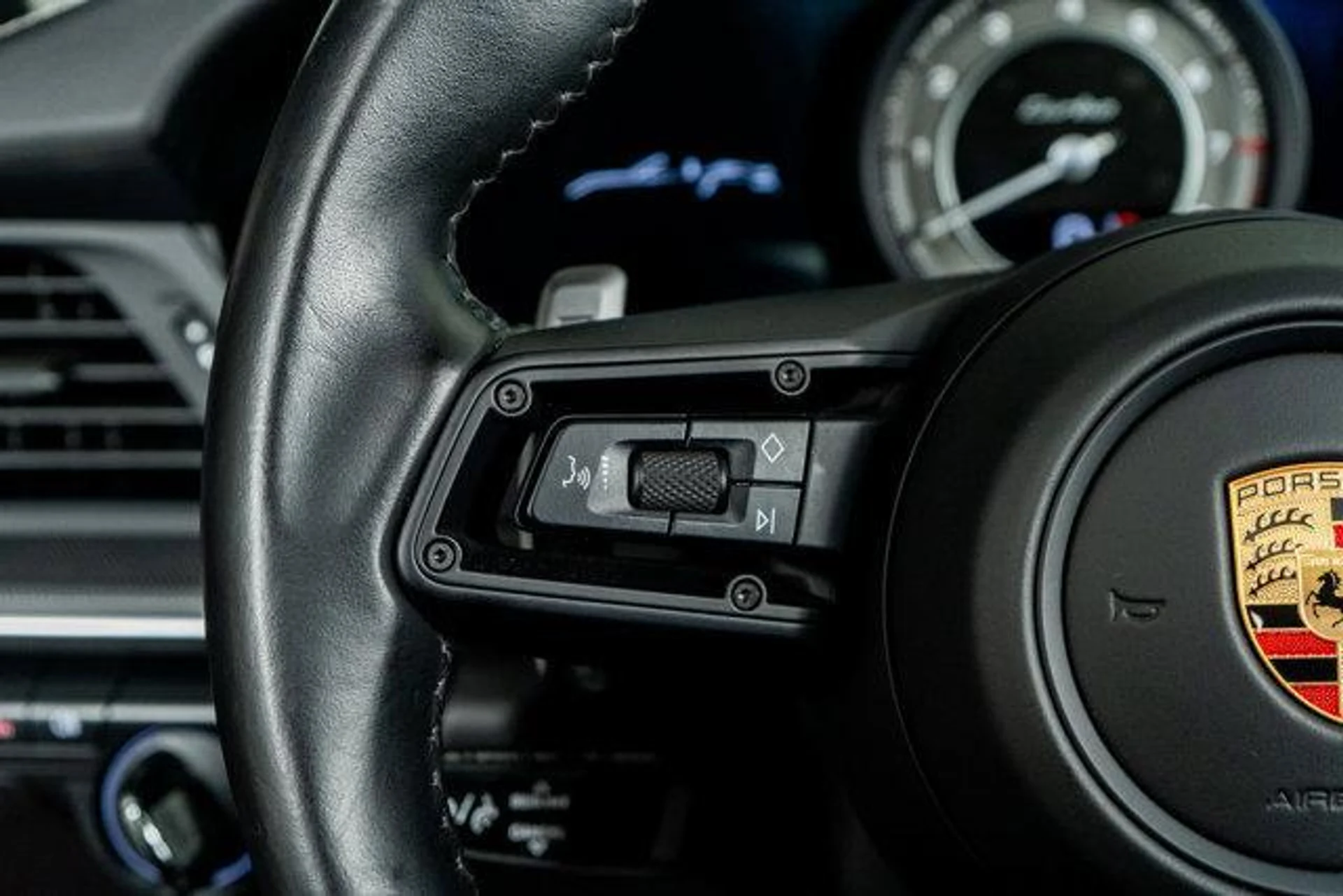 mph042_2112143741_v_ZX_Fdup_YXC_9z_Hsv_n_Iff_P1xqr_L4_49db22b3a3