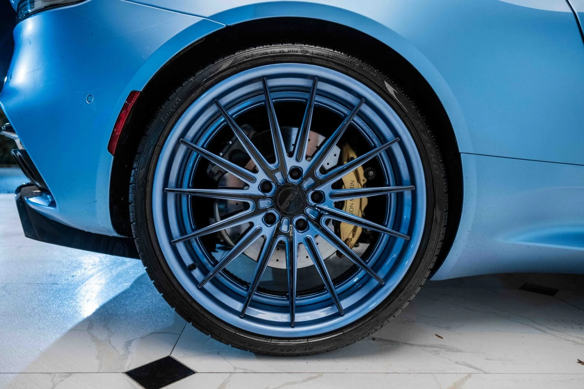 mph042_212349715_Used_2019_Aston_Martin_DBS_Superleggera_1726670802_00d5fcb563